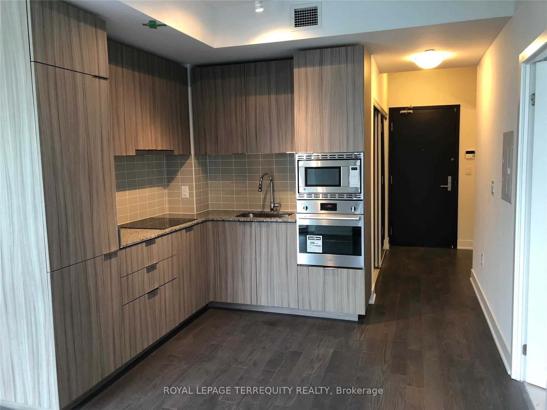 955 Bay Street 803, Toronto, ON M5S 0C6