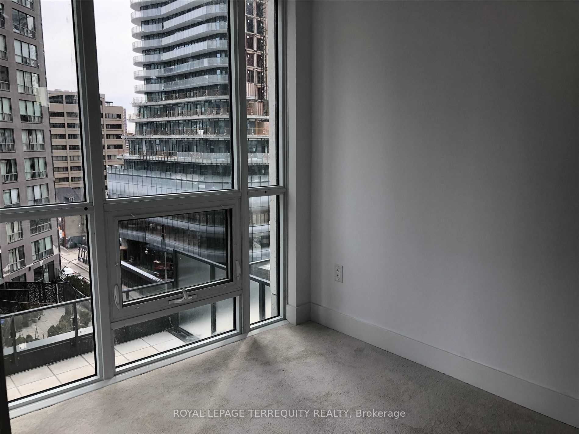955 Bay Street 803, Toronto, ON M5S 0C6 photo 3