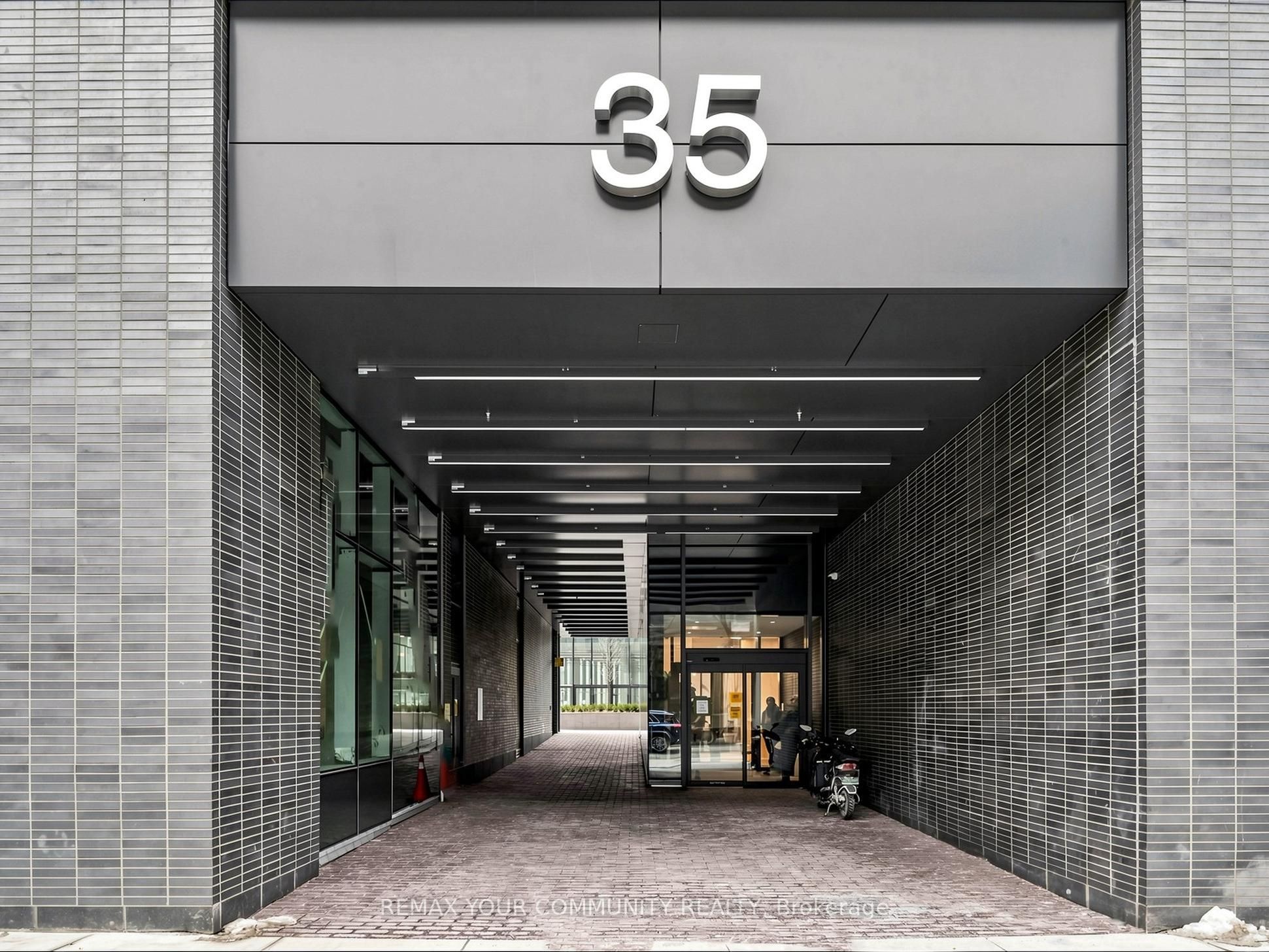 35 Parliament Street 2504, Toronto, ON M5A 2Y5 photo 2