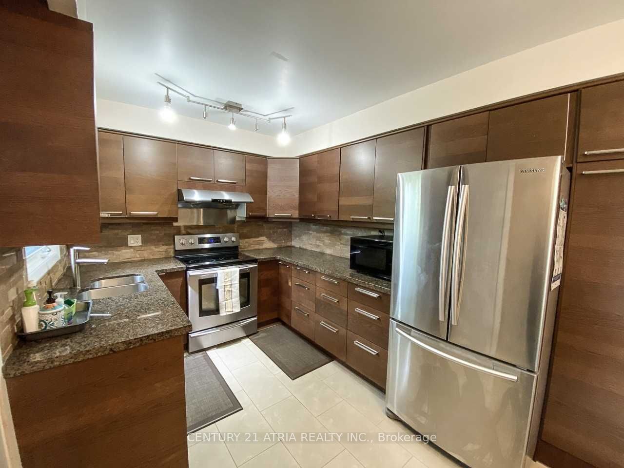 11 Danville Drive, Toronto, ON M2P 1H7 photo 3