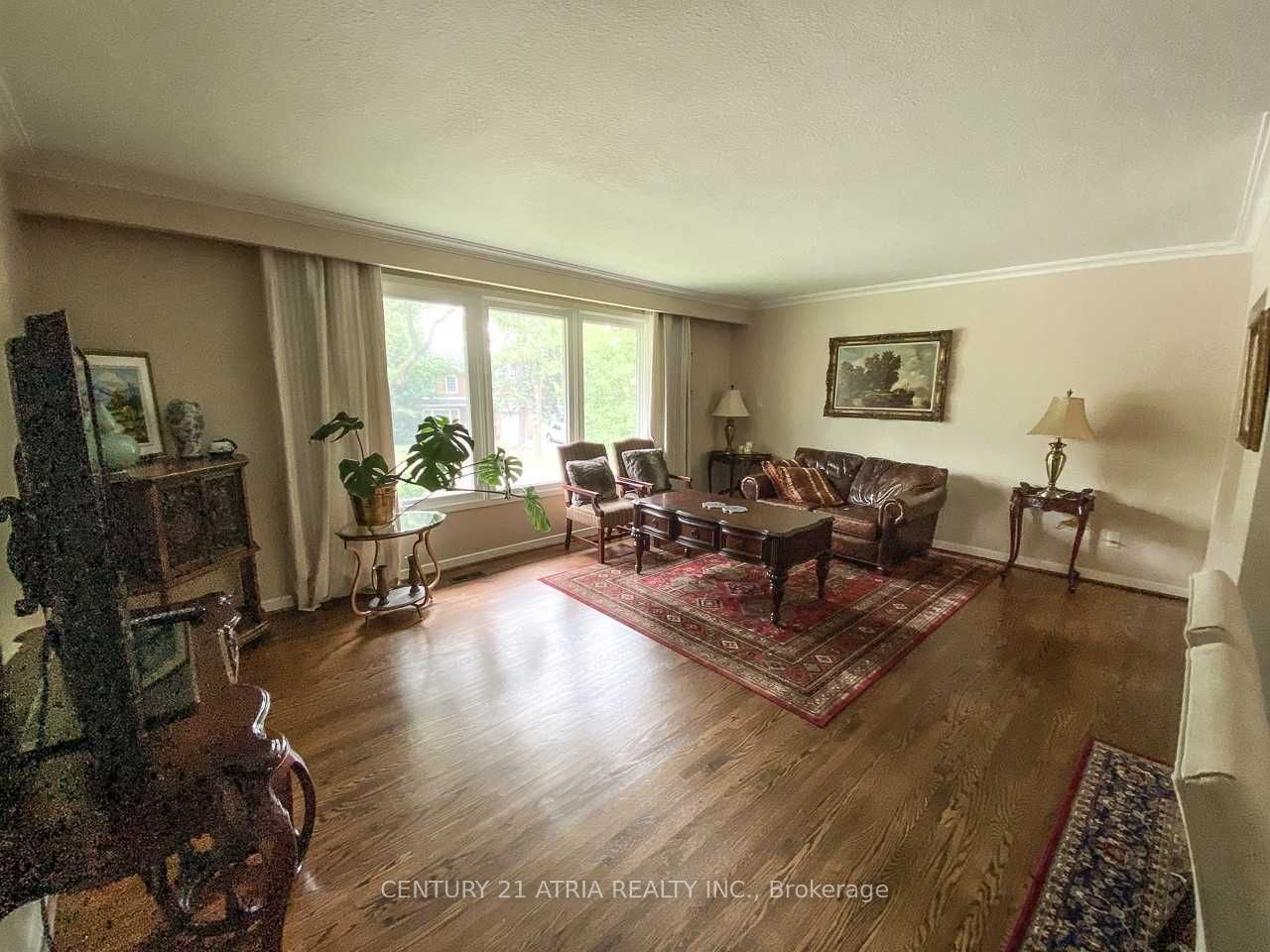 11 Danville Drive, Toronto, ON M2P 1H7 photo 5
