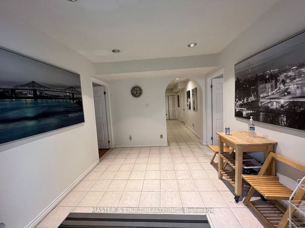 54 Cliffwood Road #B, Toronto, ON M2H 3J7 photo 4