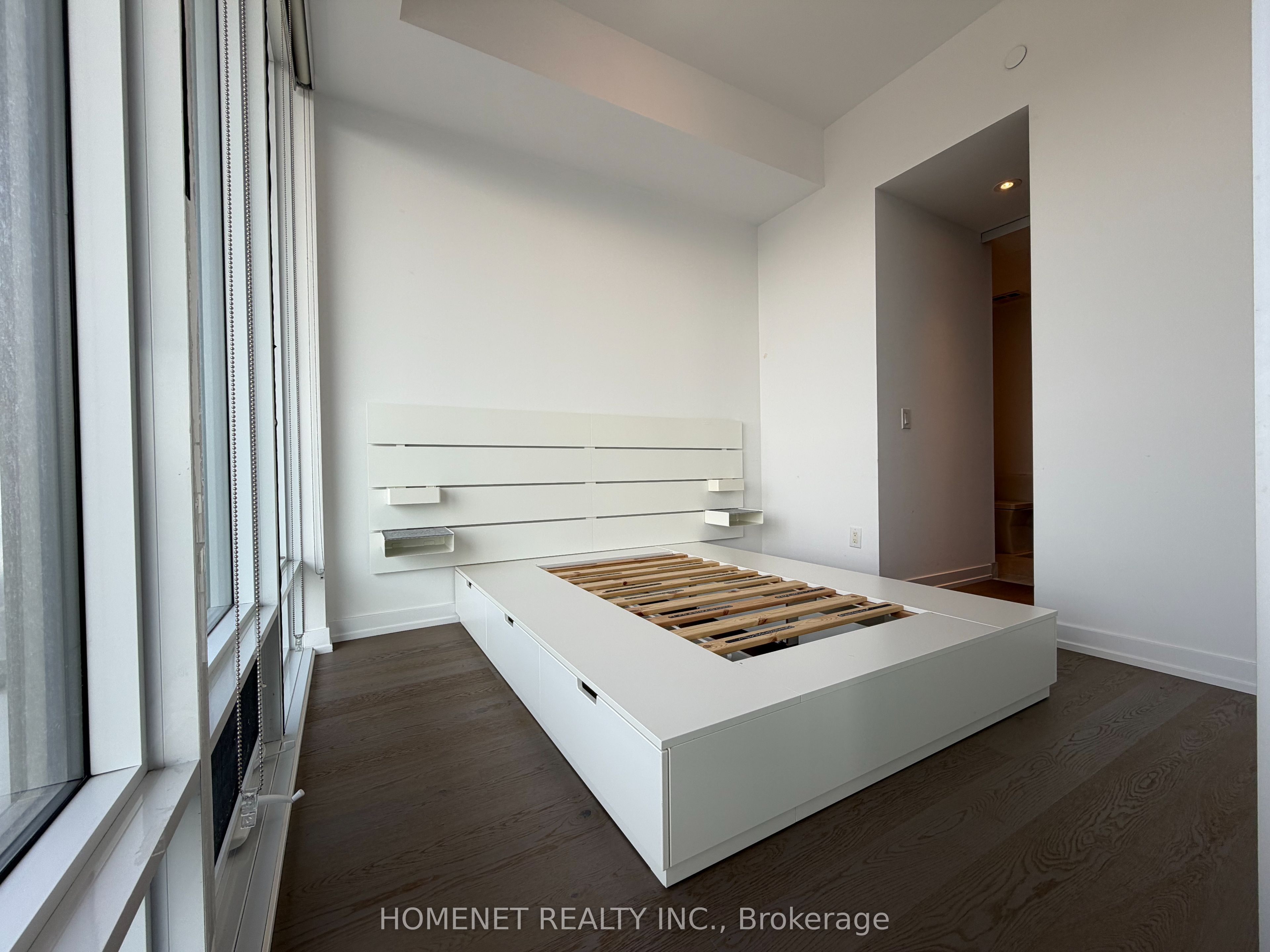 488 University Avenue 5101, Toronto, ON M5G 0C1 photo 3