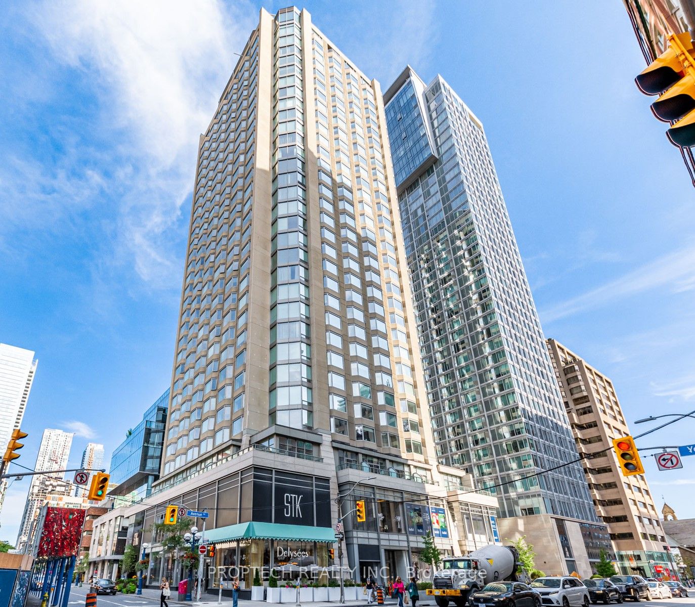 155 Yorkville Avenue 1909, Toronto, ON M5R 1C4