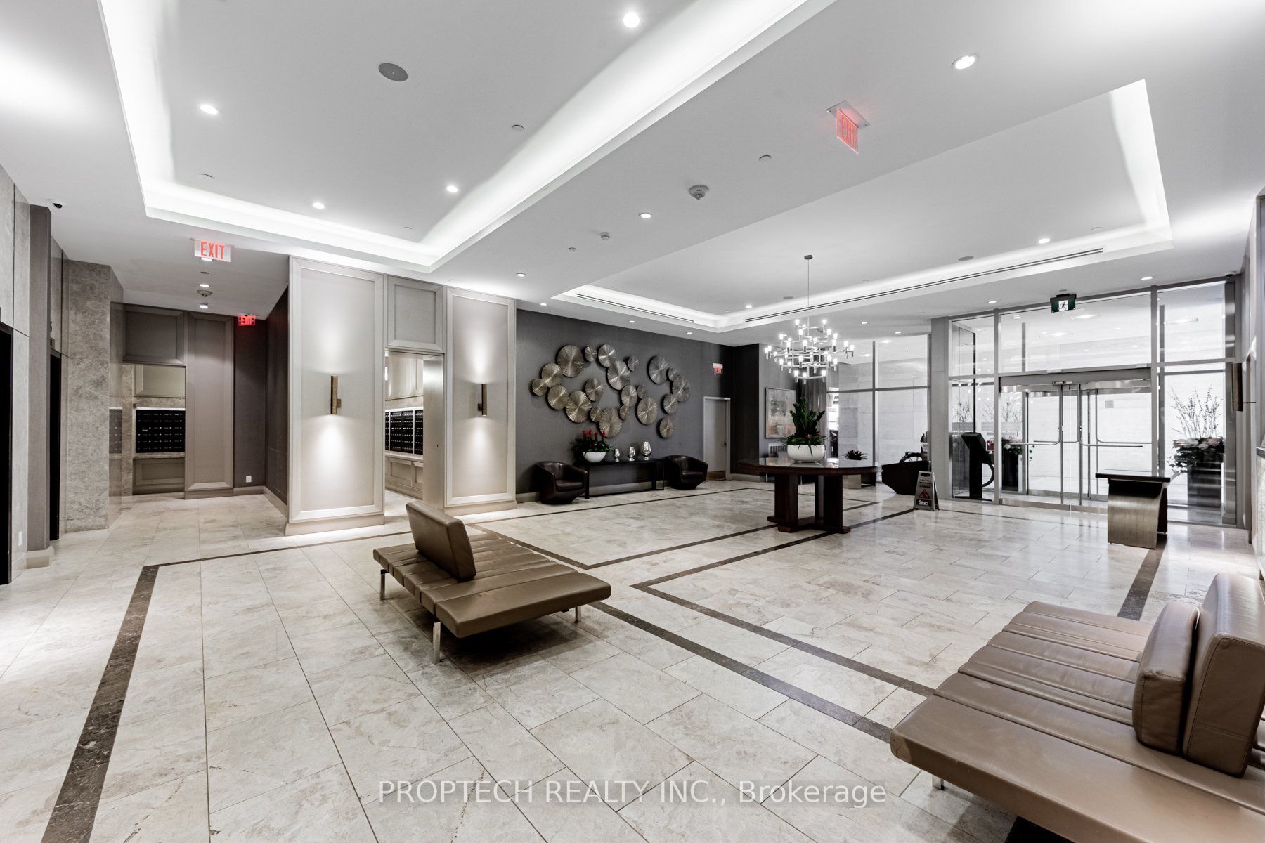 155 Yorkville Avenue 1909, Toronto, ON M5R 1C4 photo 2