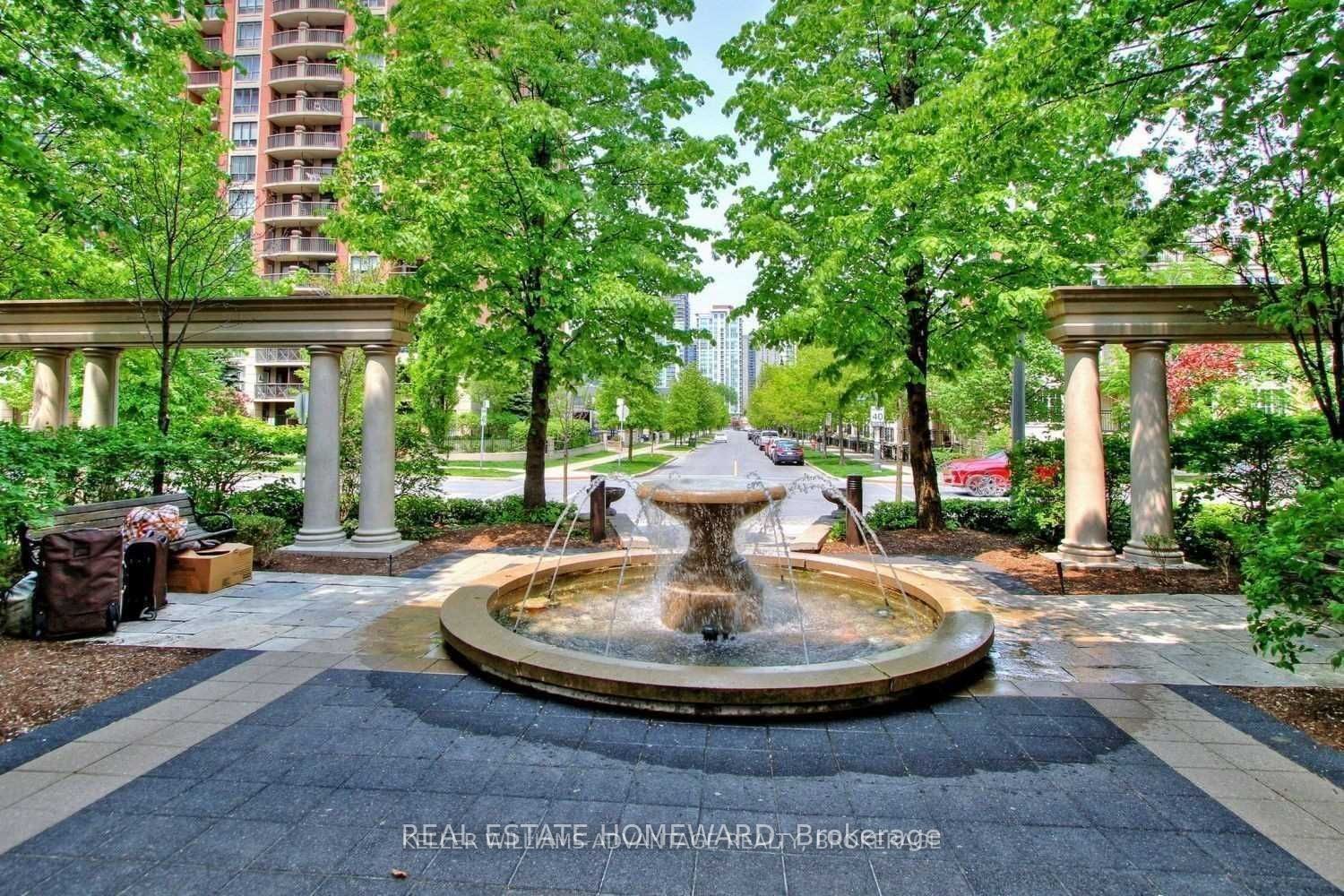 80 Harrison Garden Boulevard 1024, Toronto, ON M2N 7E3 photo 4