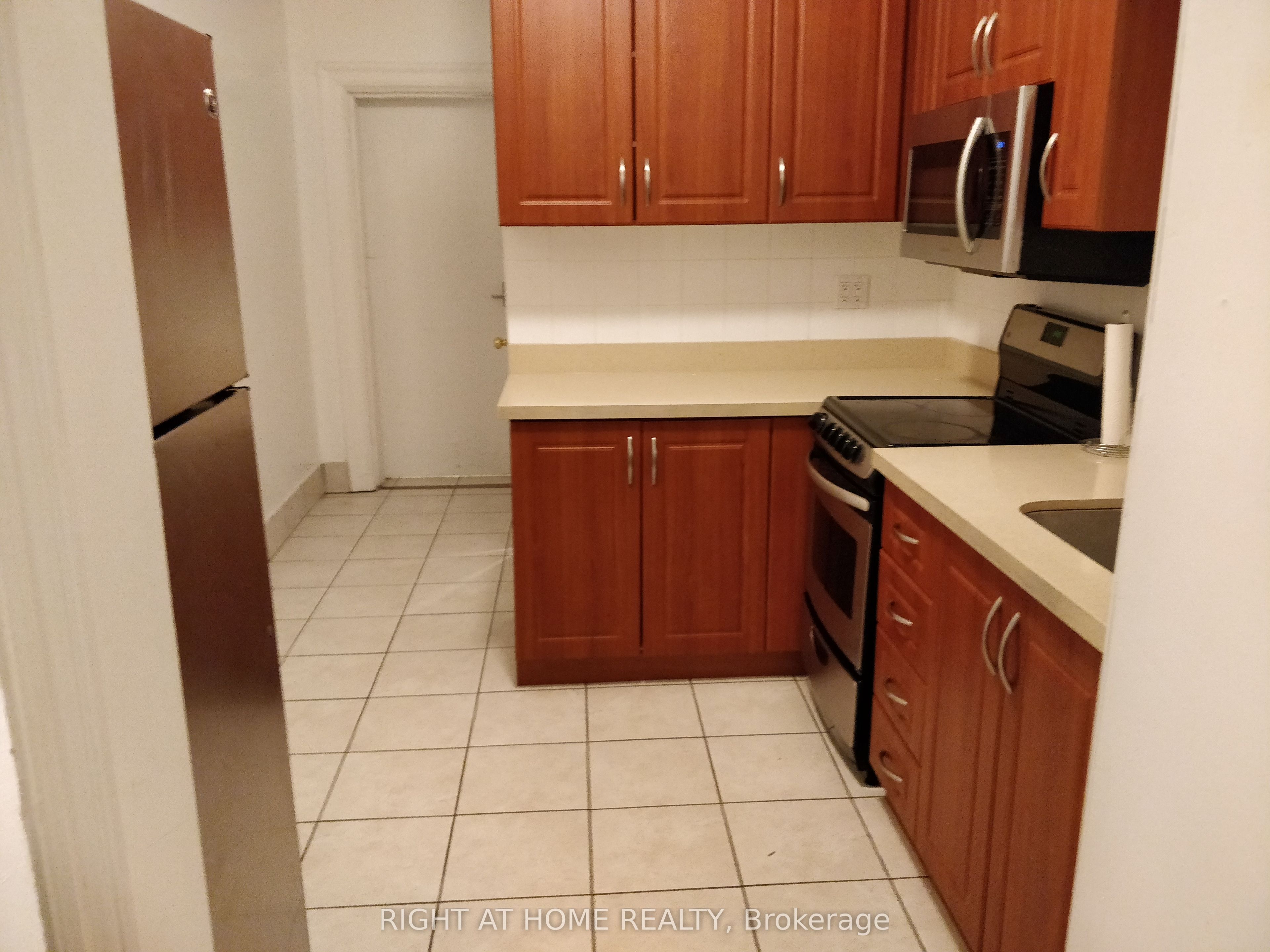 715 Ossington Avenue 1, Toronto, ON M6G 3T6 photo 4