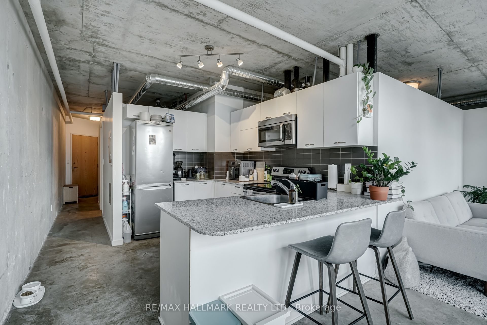 150 Sudbury Street 910, Toronto, ON M6J 3S8