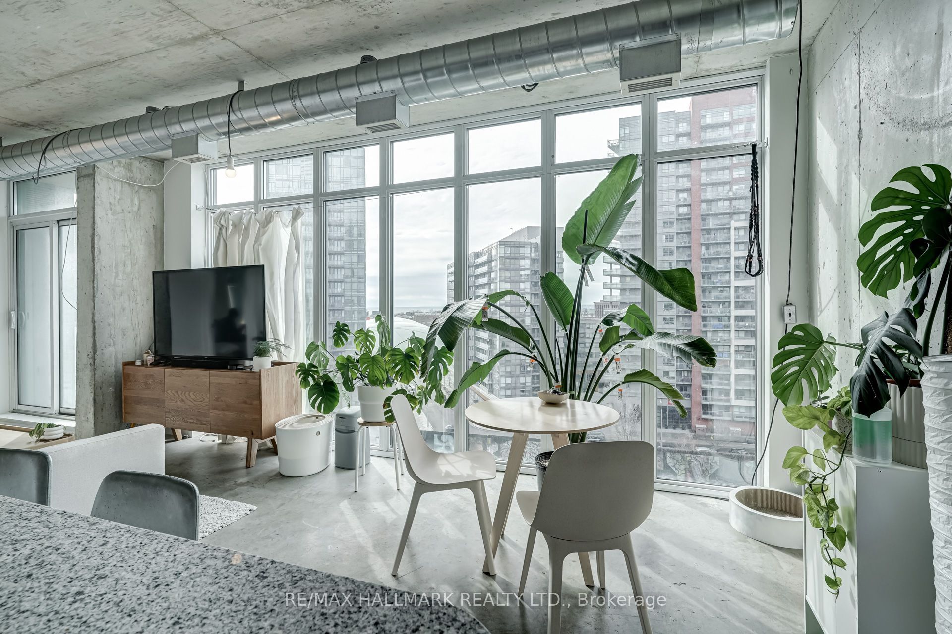 150 Sudbury Street 910, Toronto, ON M6J 3S8 photo 3