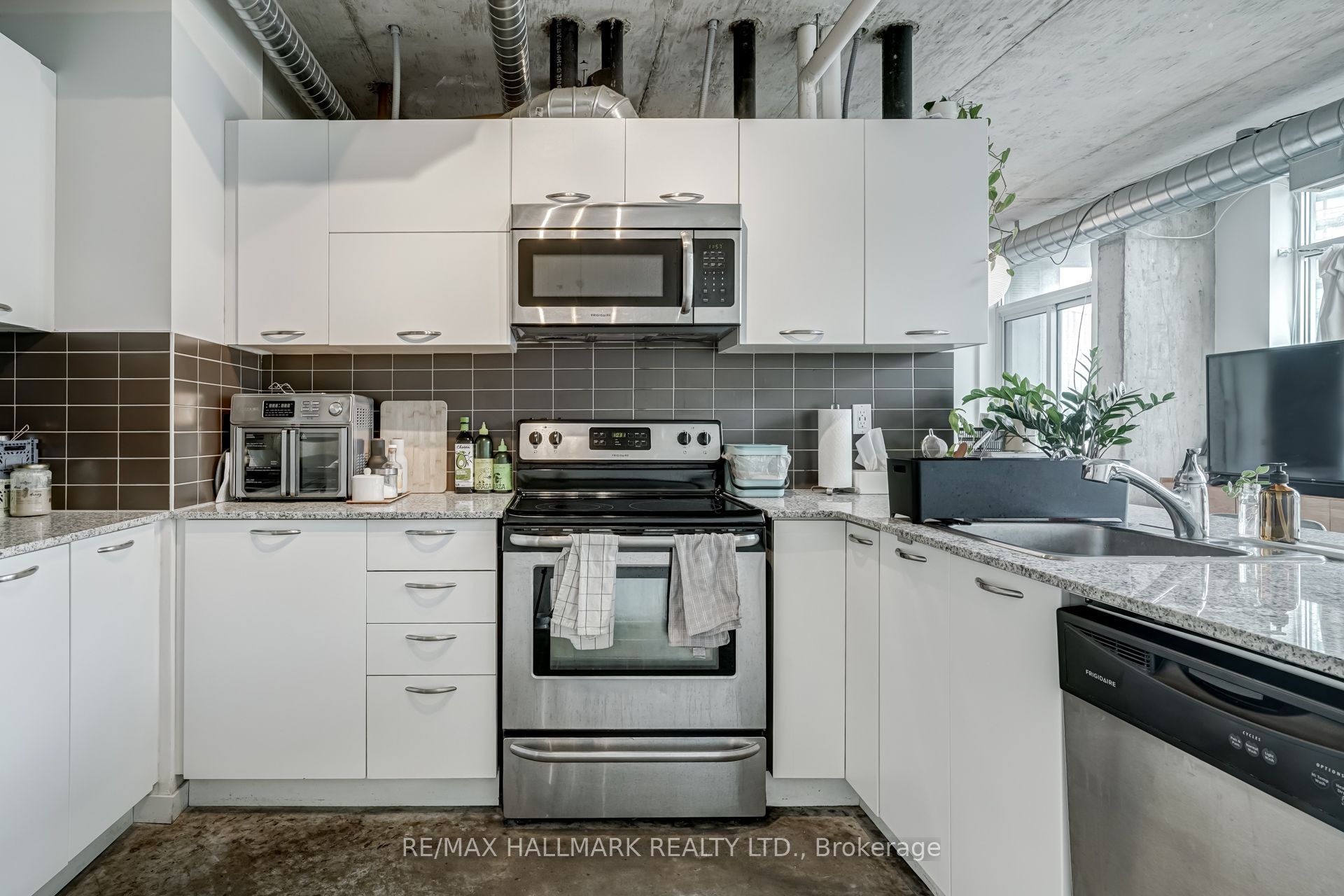 150 Sudbury Street 910, Toronto, ON M6J 3S8 photo 5
