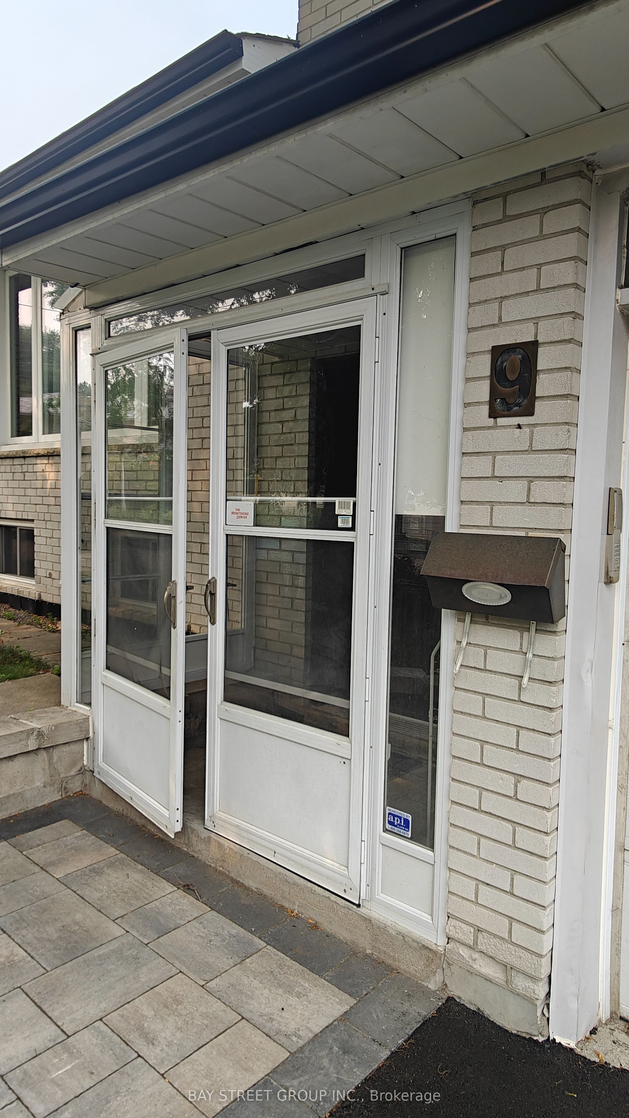 9 Mosedale Crescent Upper, Toronto, ON M2J 3A3 photo 2