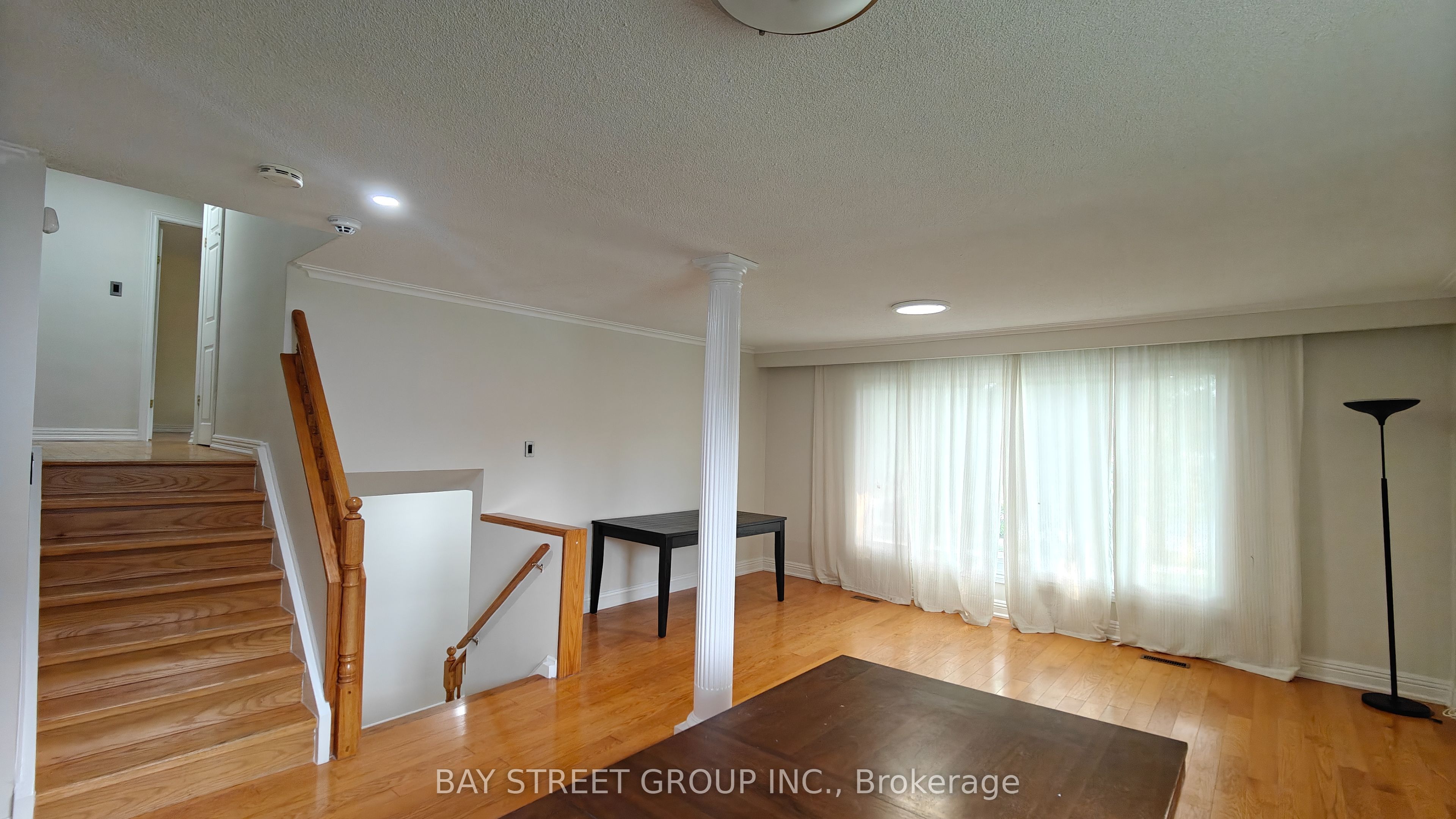 9 Mosedale Crescent Upper, Toronto, ON M2J 3A3 photo 5