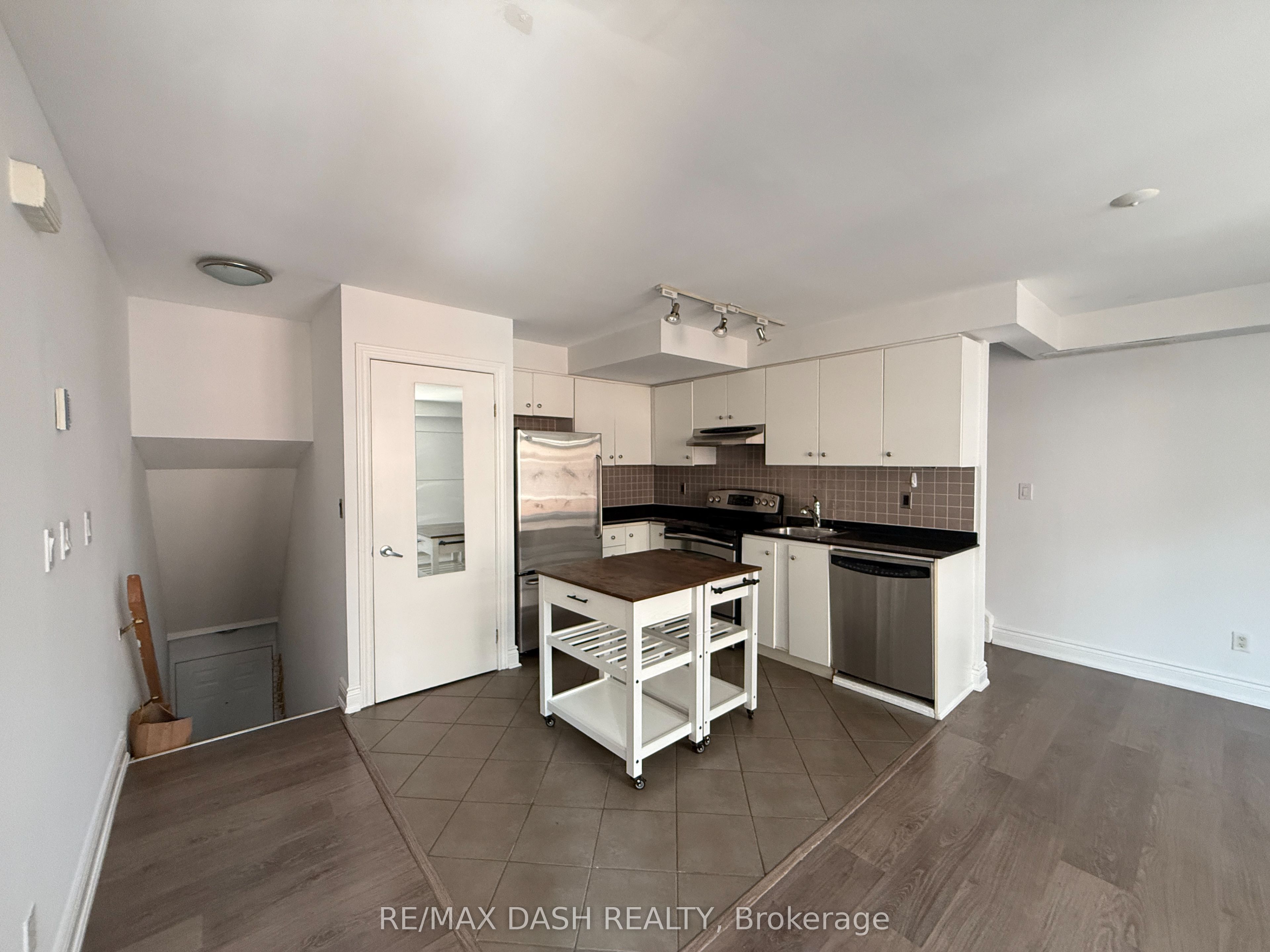 415 Jarvis Street 342, Toronto, ON M4Y 3C1 photo 4