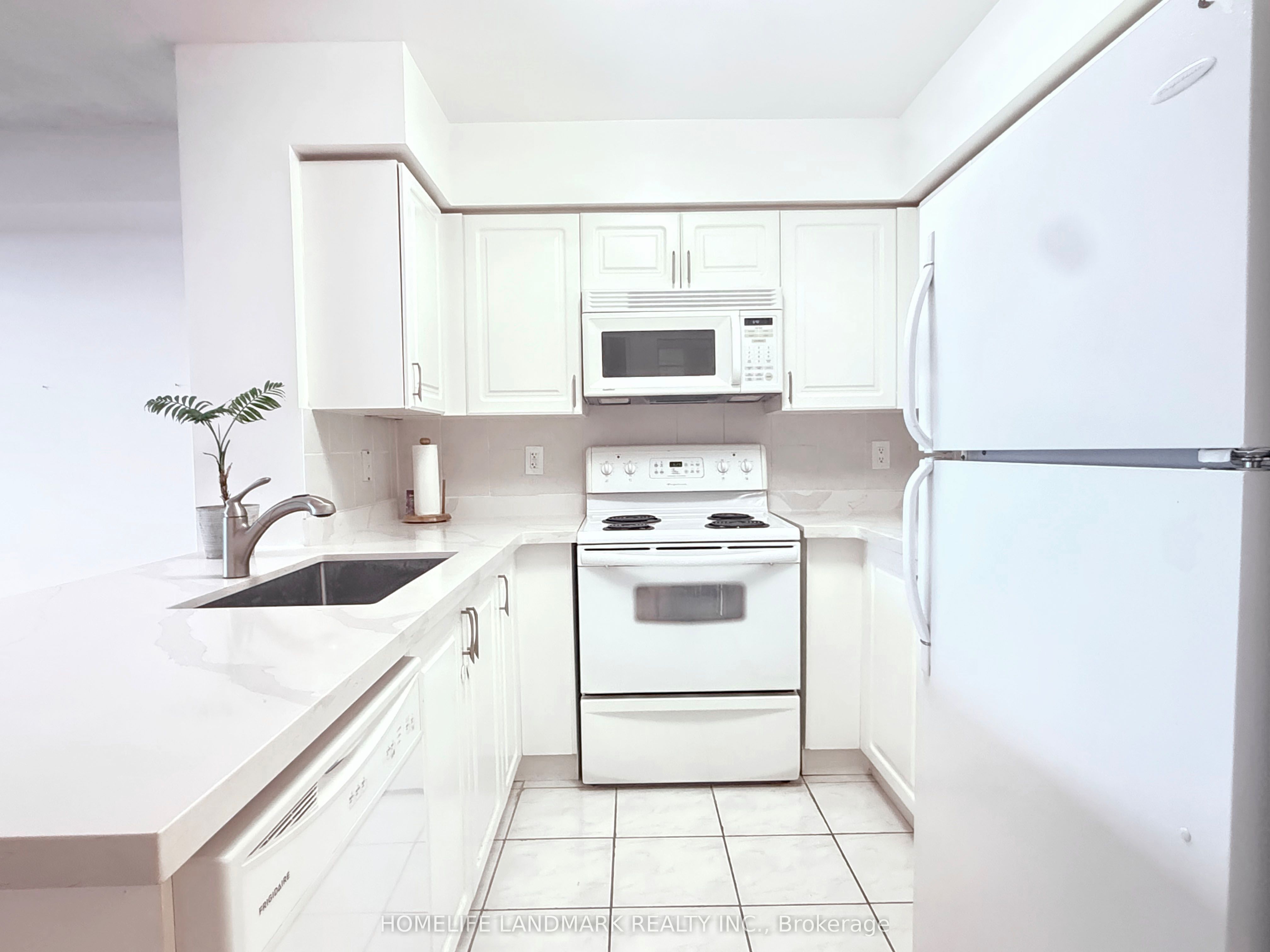 4968 Yonge Street 2701, Toronto, ON M2N 7G9 photo 4