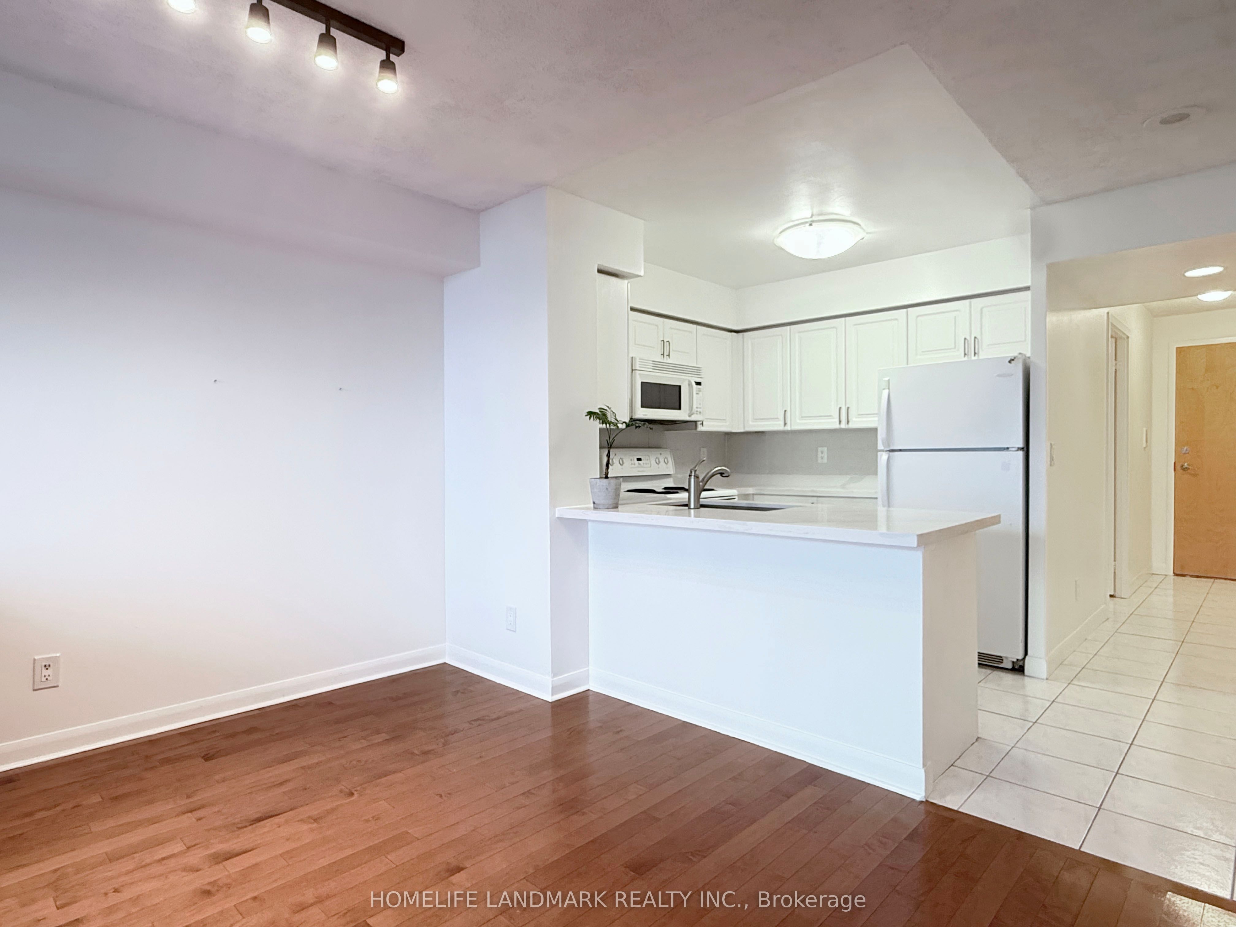 4968 Yonge Street 2701, Toronto, ON M2N 7G9 photo 5