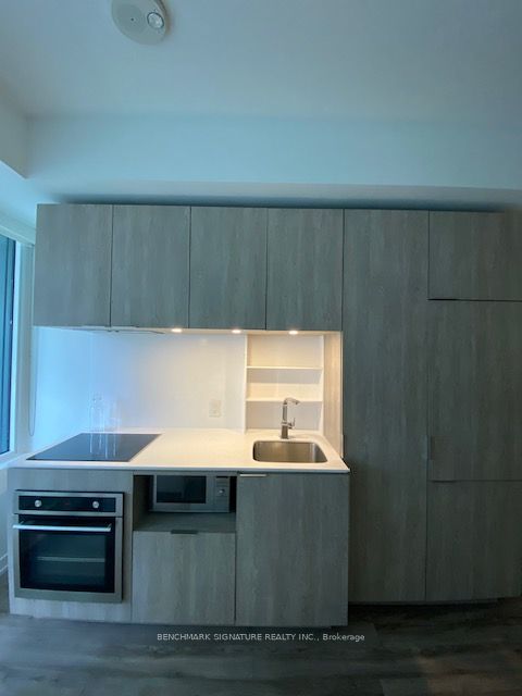 77 Shuter Street 209, Toronto, ON M5B 0B8