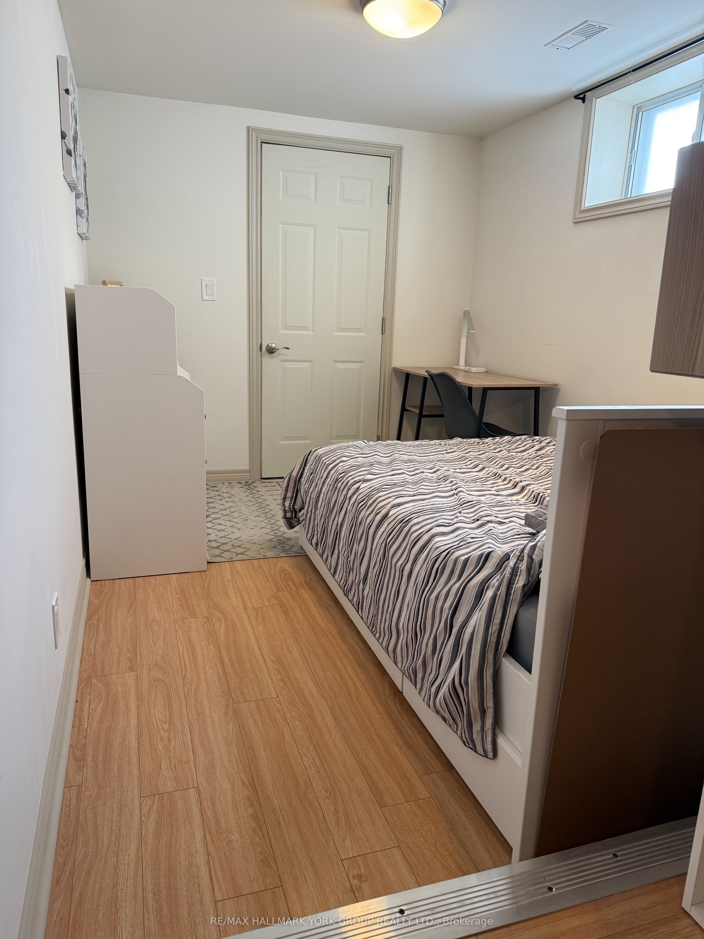 2 Coates Avenue lower, Toronto, ON M6C 1K7 photo 3