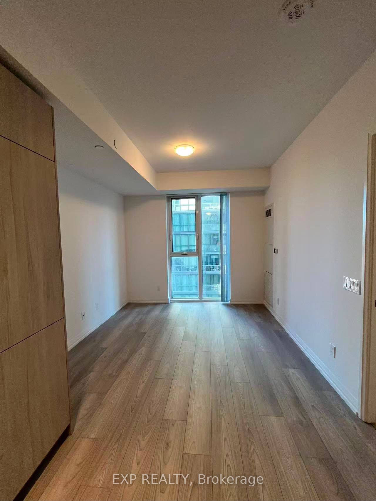 400 King Street W 1619, Toronto, ON M5V 0X8 photo 3
