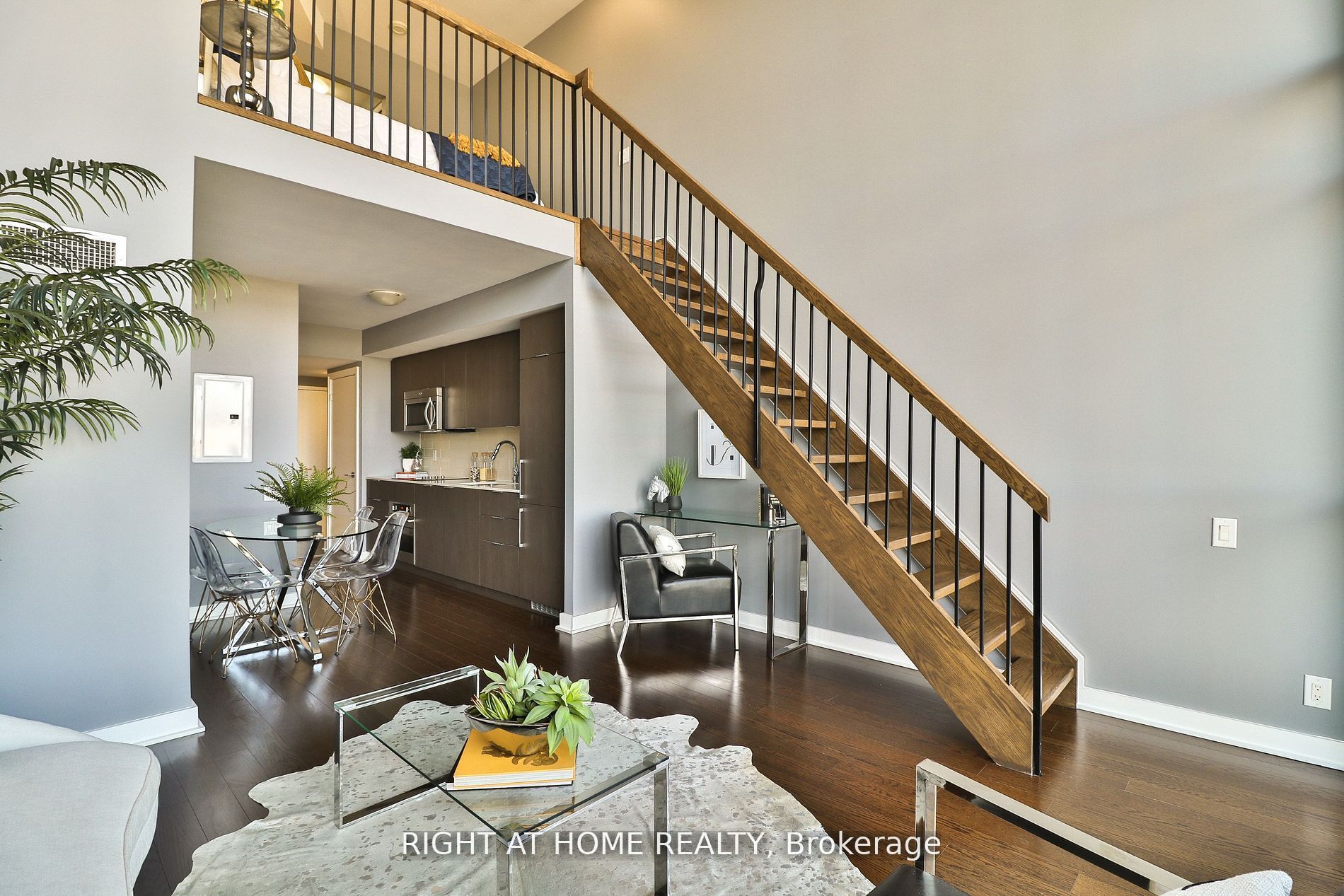 5 Hanna Avenue 612, Toronto, ON M6K 0B3 photo 4