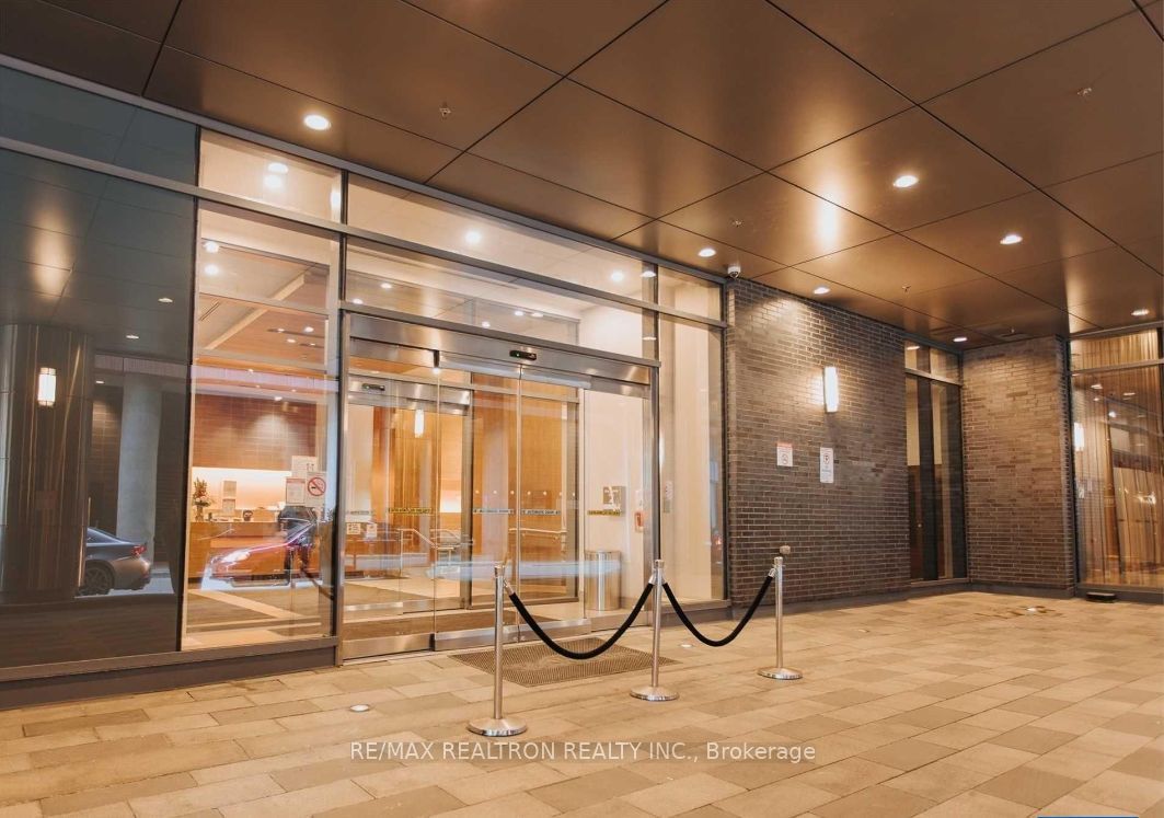 295 Adelaide Street W 2405, Toronto, ON M5V 0L4 photo 4