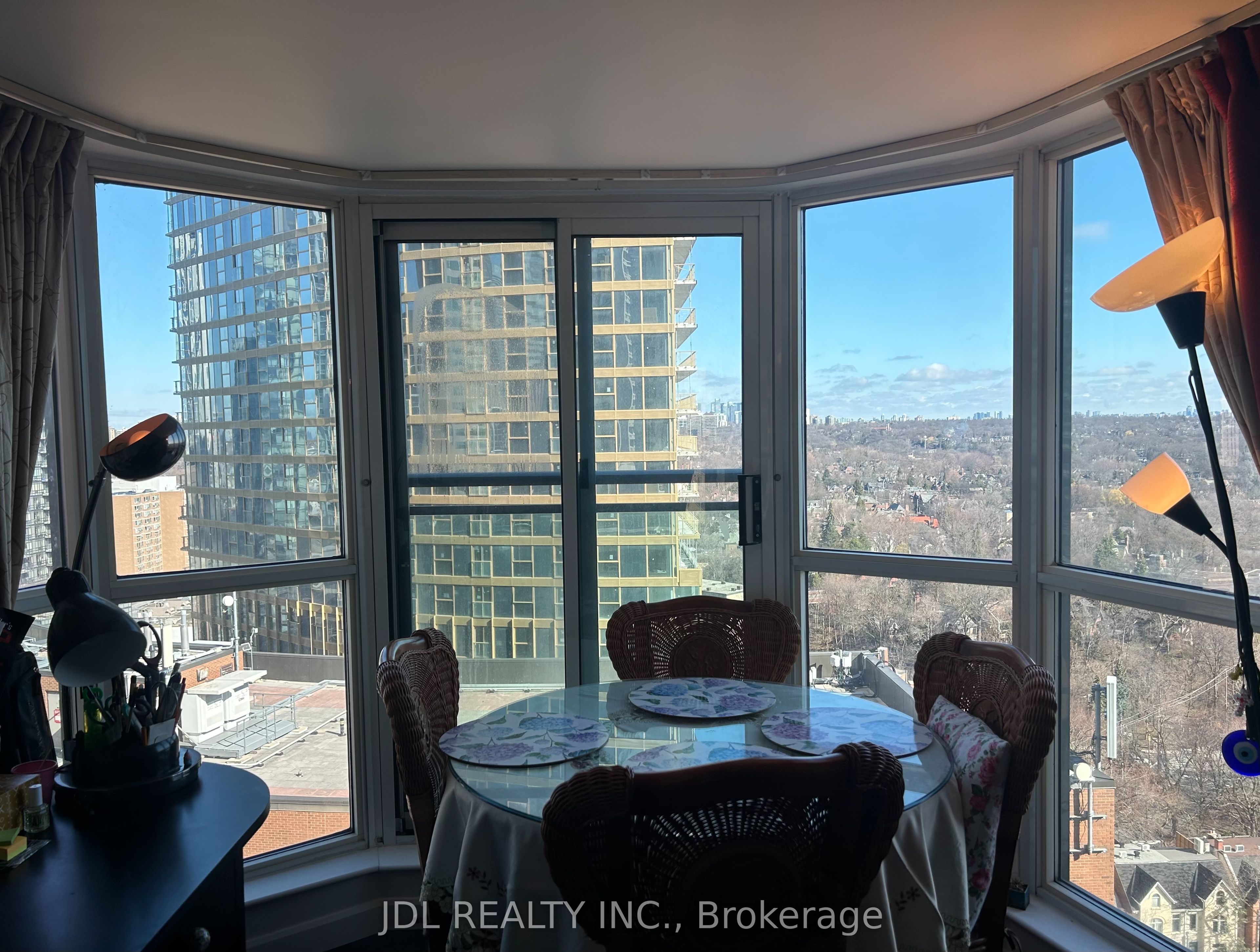 8 Park Rd Road #2303 Unit A, Toronto, ON M4W 3S5