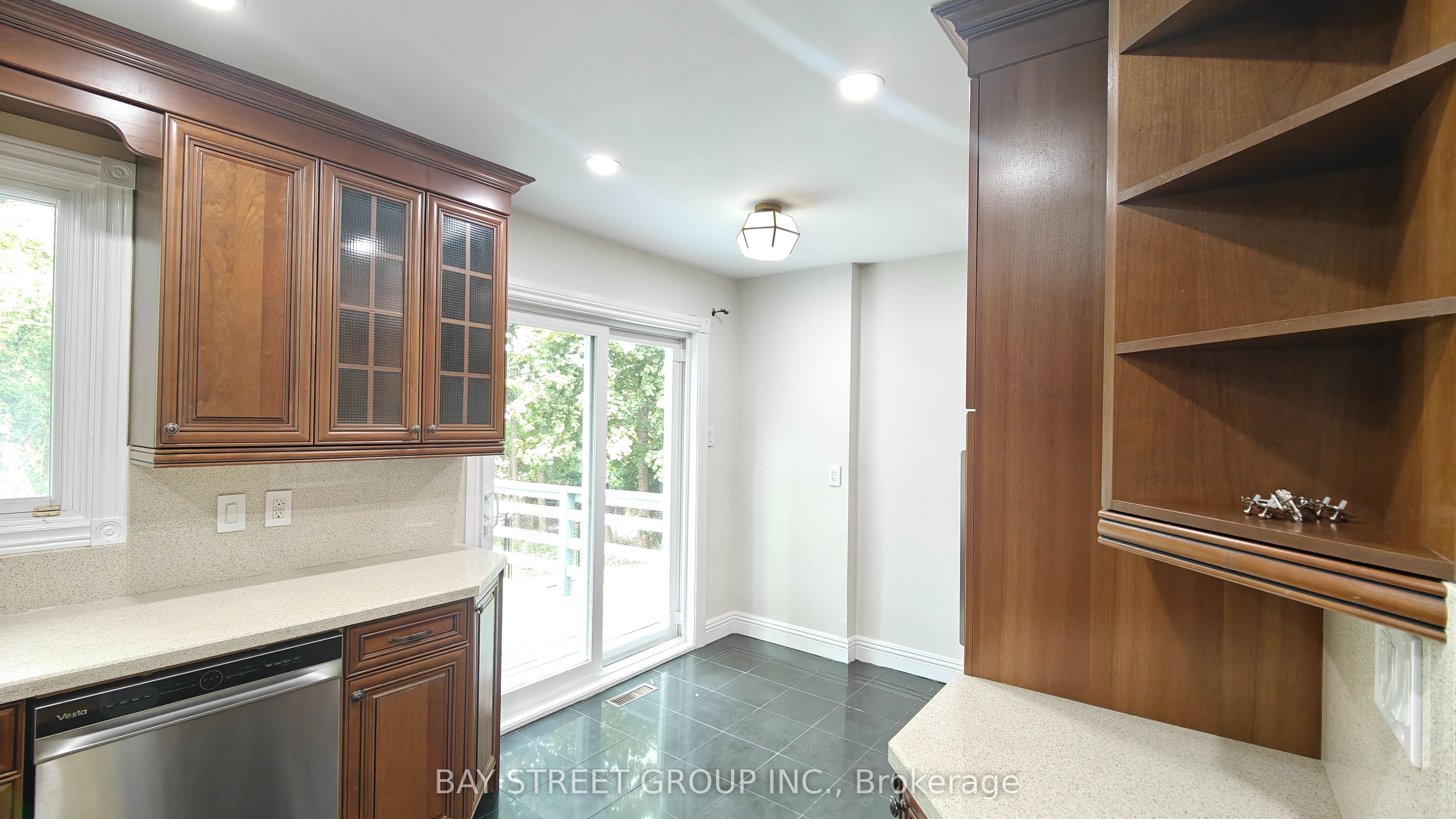 9 Mosedale Crescent lower, Toronto, ON M2J 3A3 photo 5