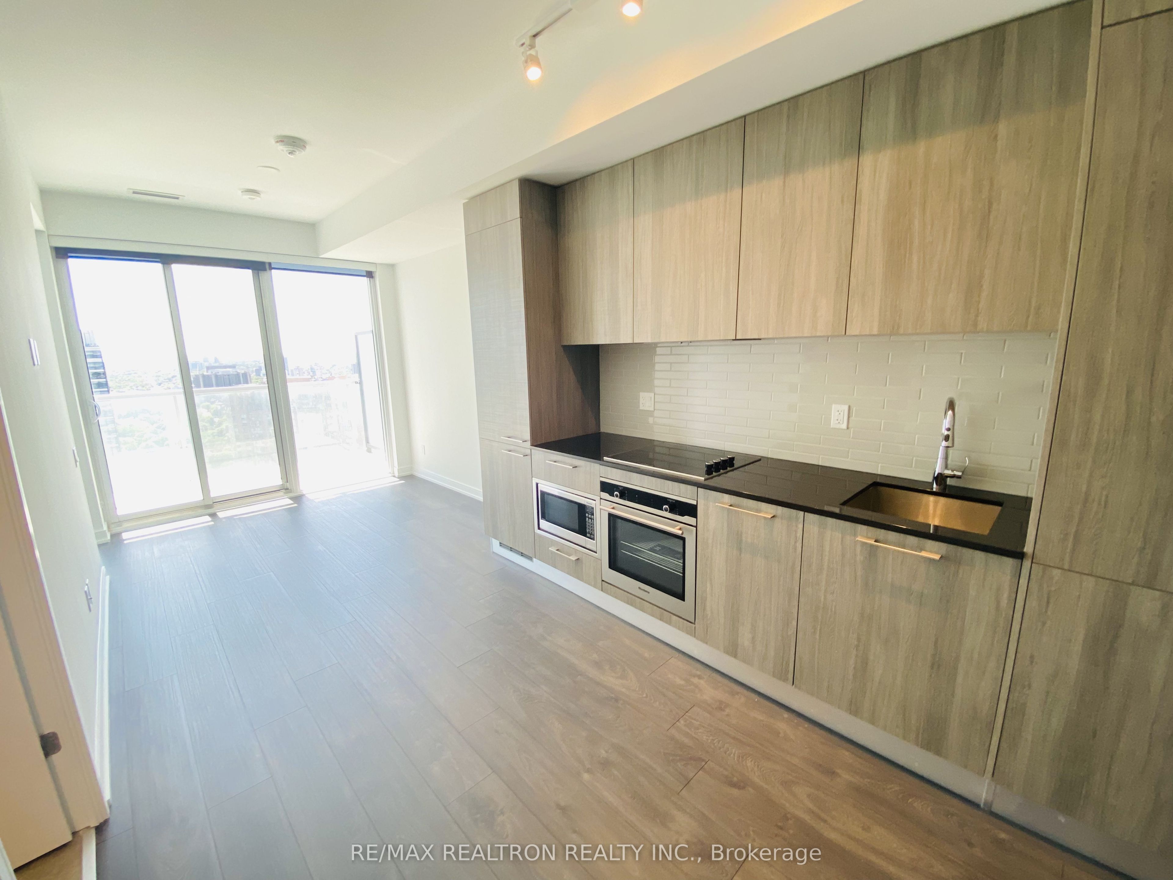 3 Gloucester Street 3611, Toronto, ON M4Y 0C6