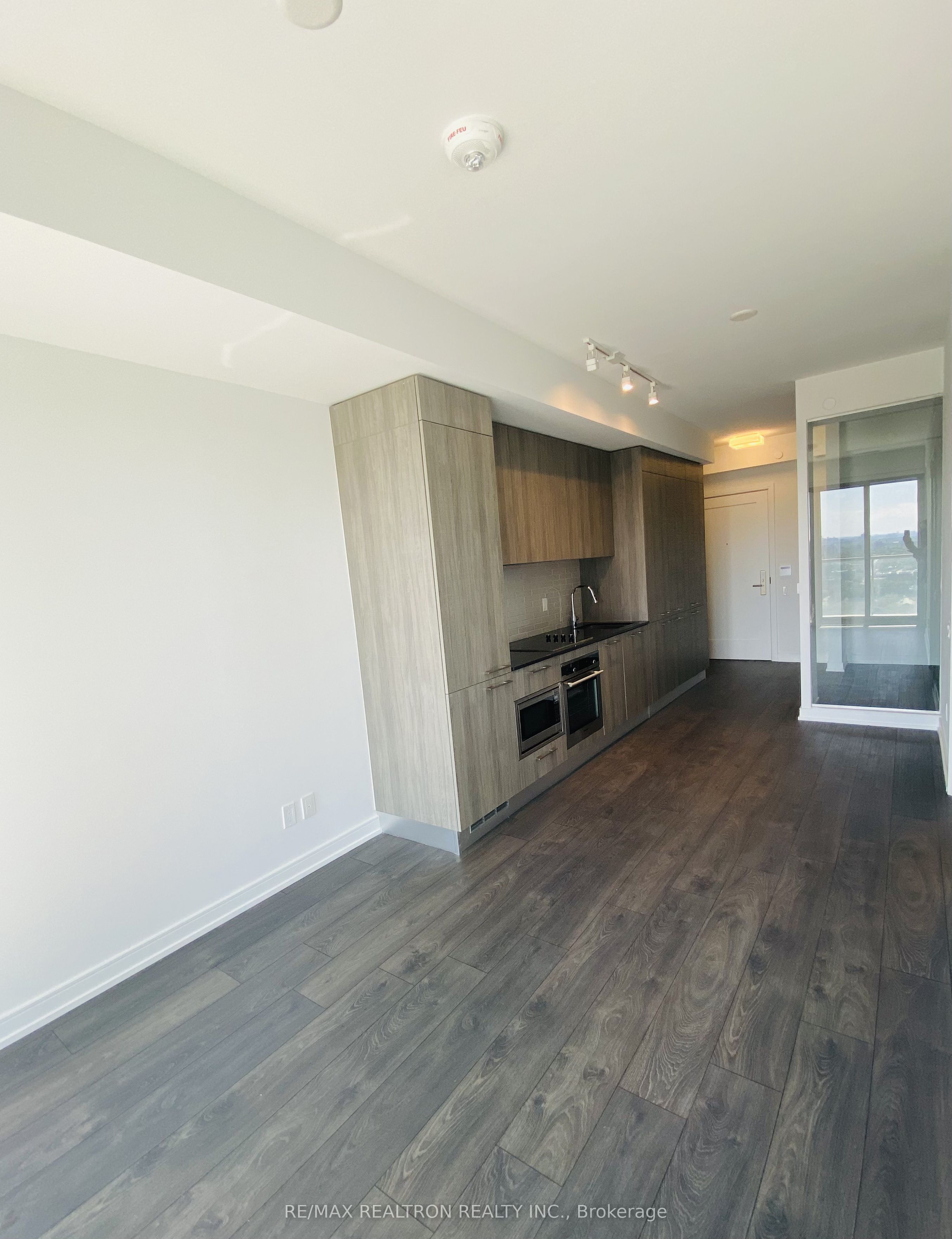 3 Gloucester Street 3611, Toronto, ON M4Y 0C6 photo 3