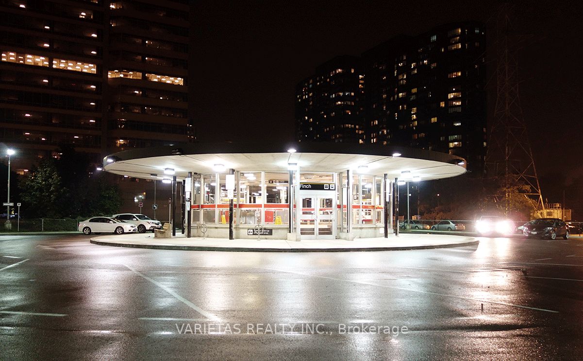 5858 YONGE Street PH 12, Toronto, ON M2M 3T3 photo 2