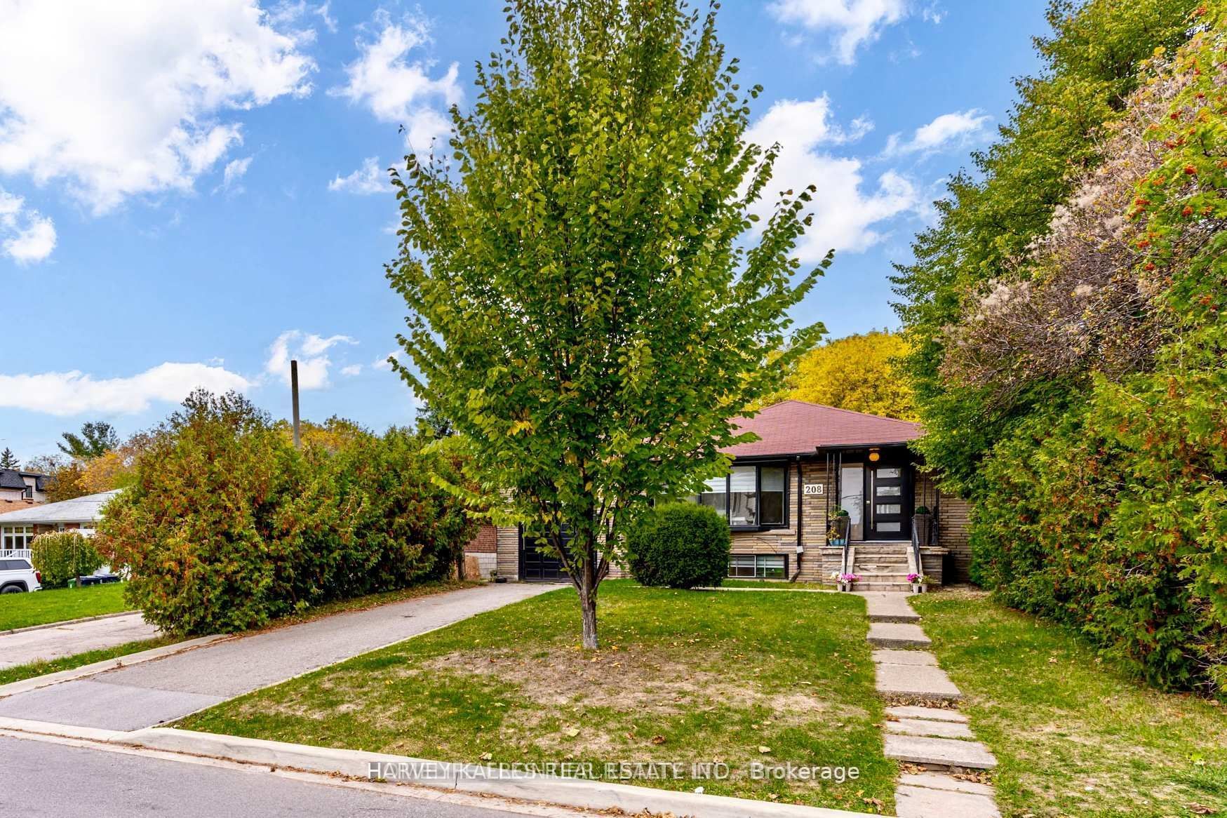 208 Betty Ann Drive, Toronto, ON M2R 1A7 photo 3