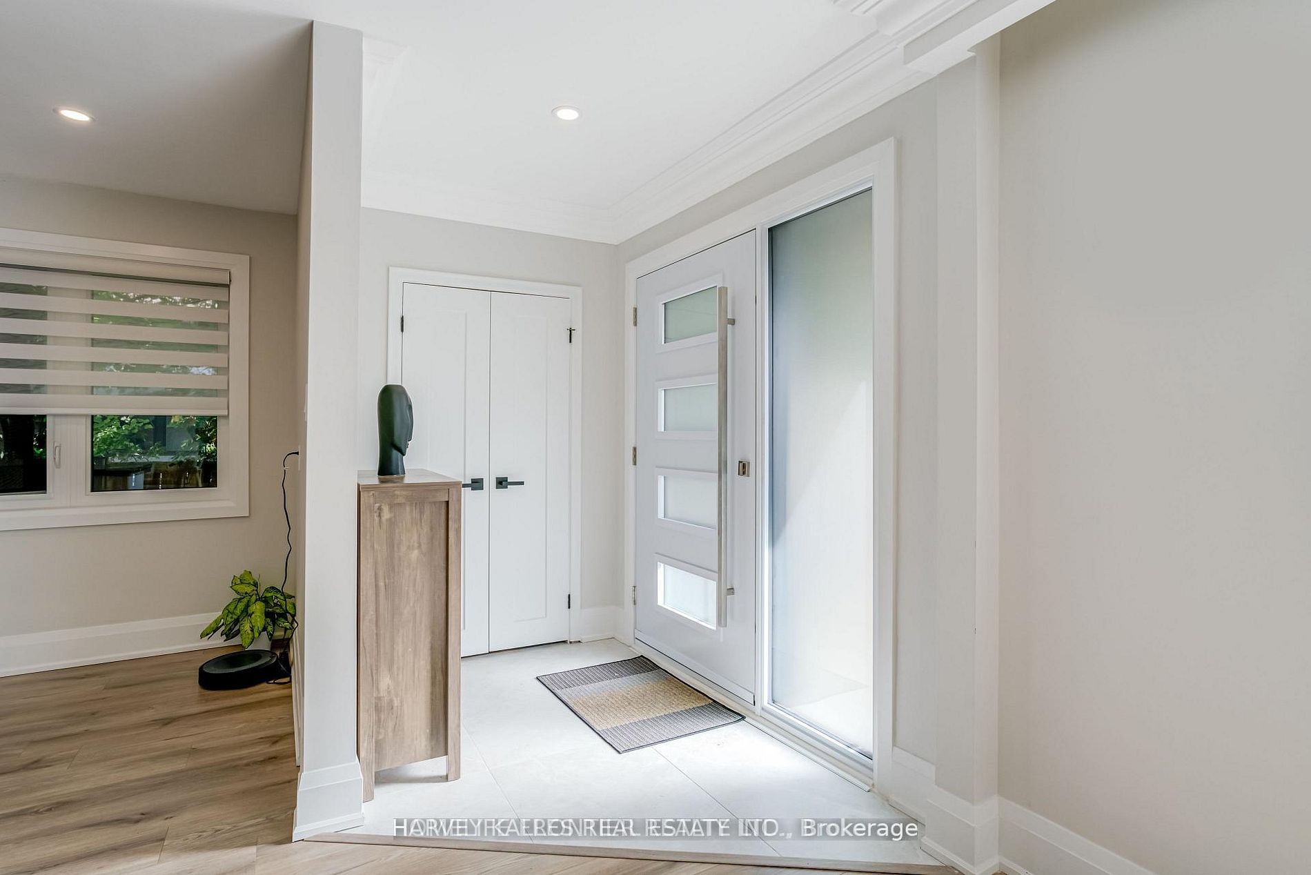 208 Betty Ann Drive, Toronto, ON M2R 1A7 photo 4
