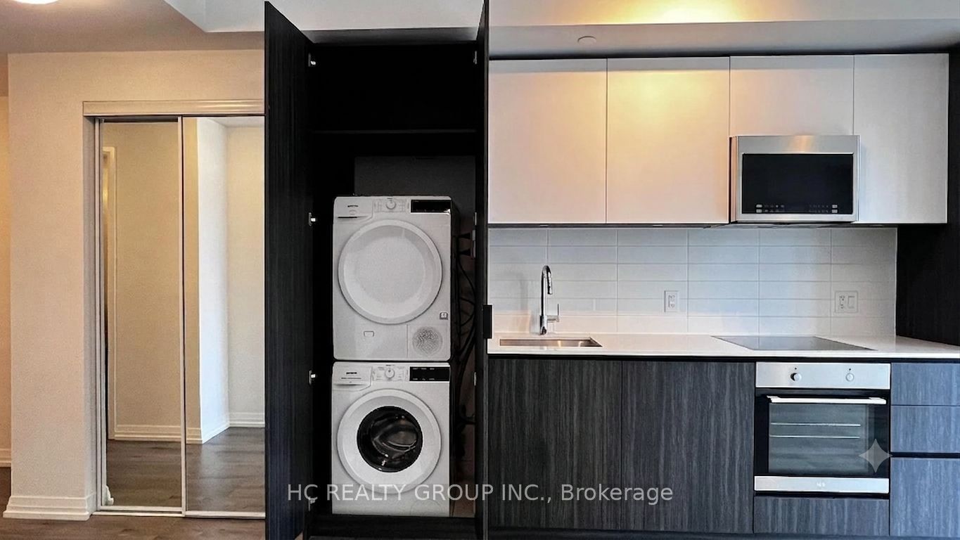 8 Widmer Street, Toronto, ON M5V 0W6 photo 2