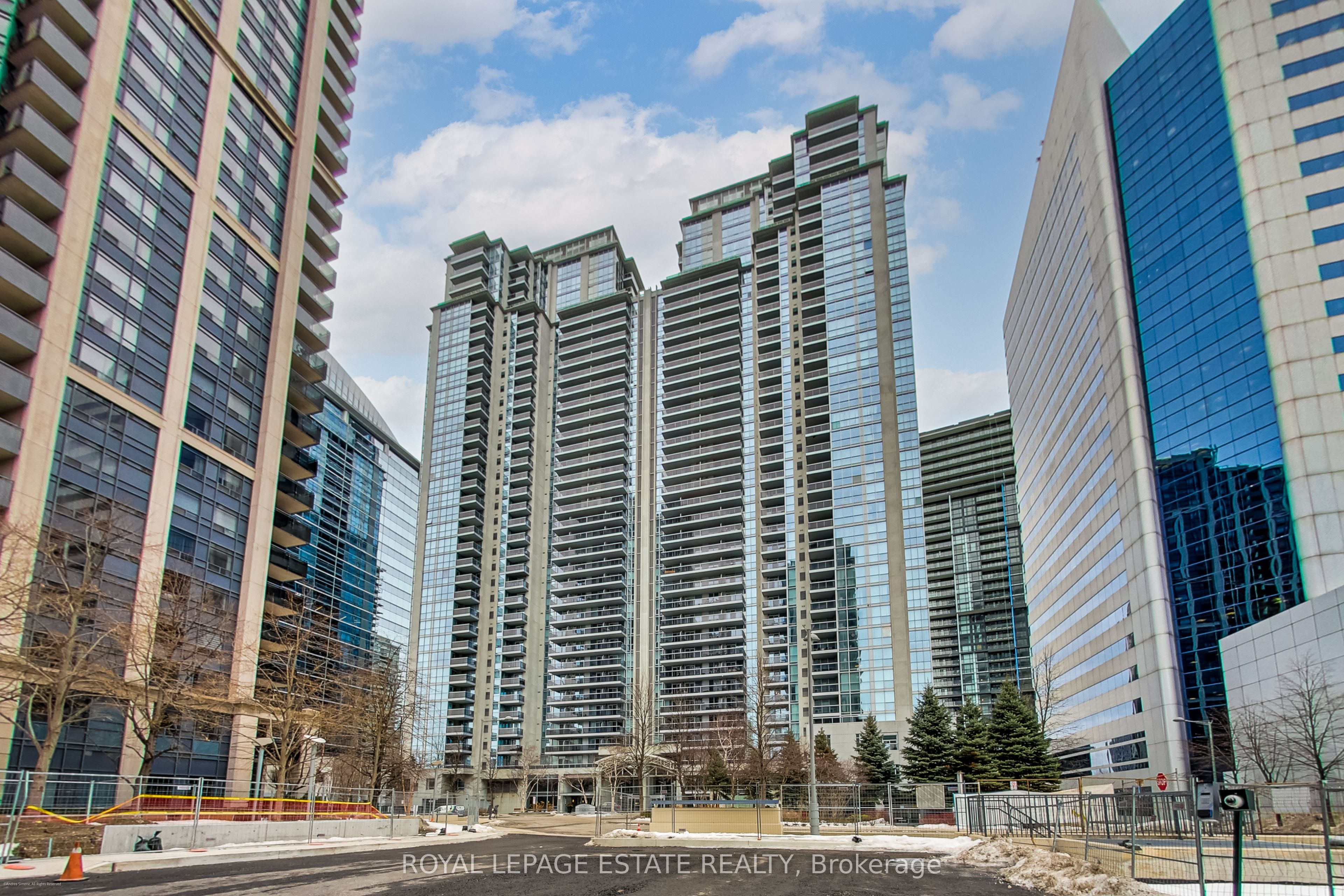 4978 Yonge Street 808, Toronto, ON M2N 7G8 photo 2