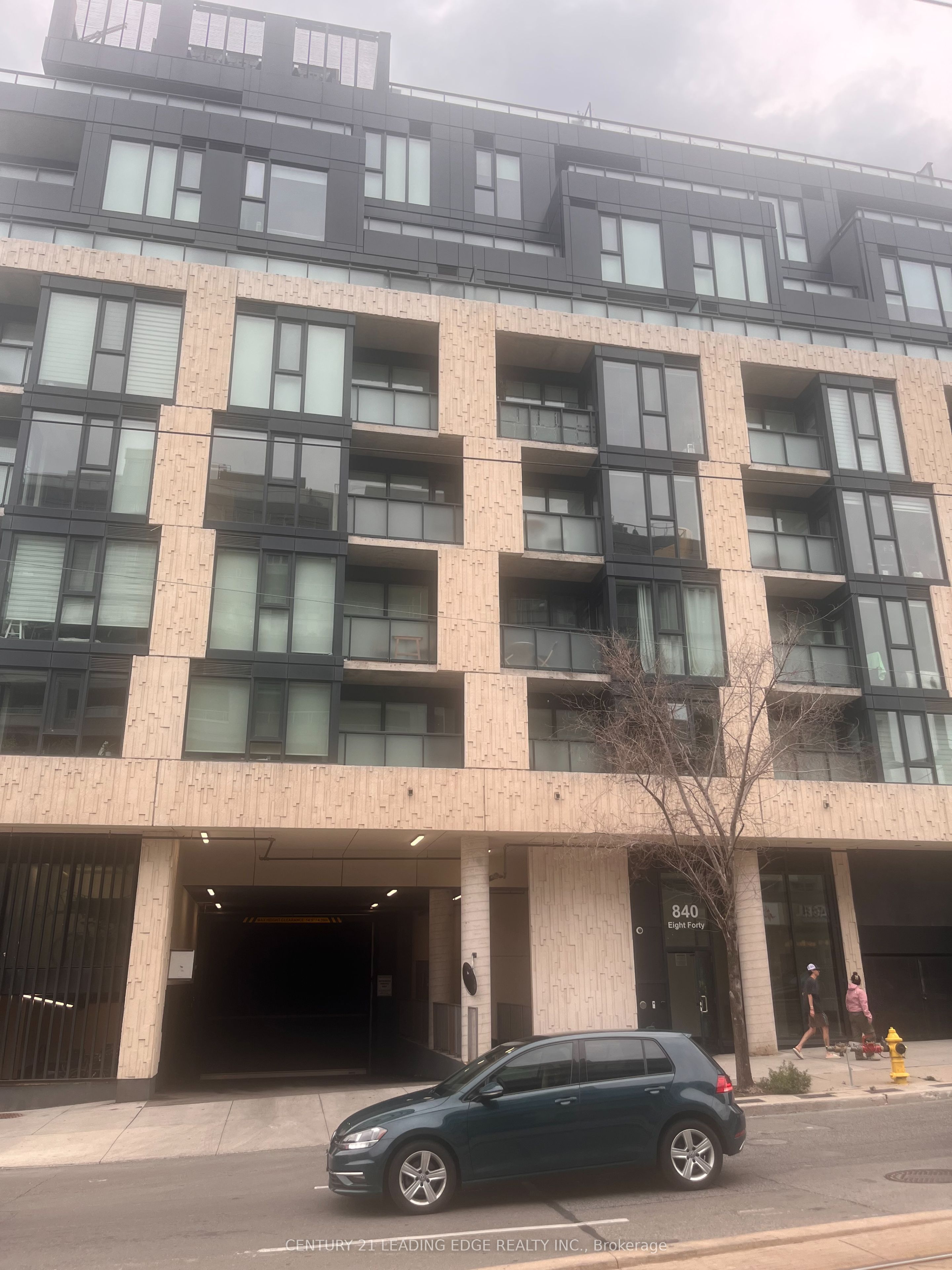840 St Clair Avenue W 401, Toronto, ON M6C 0A4