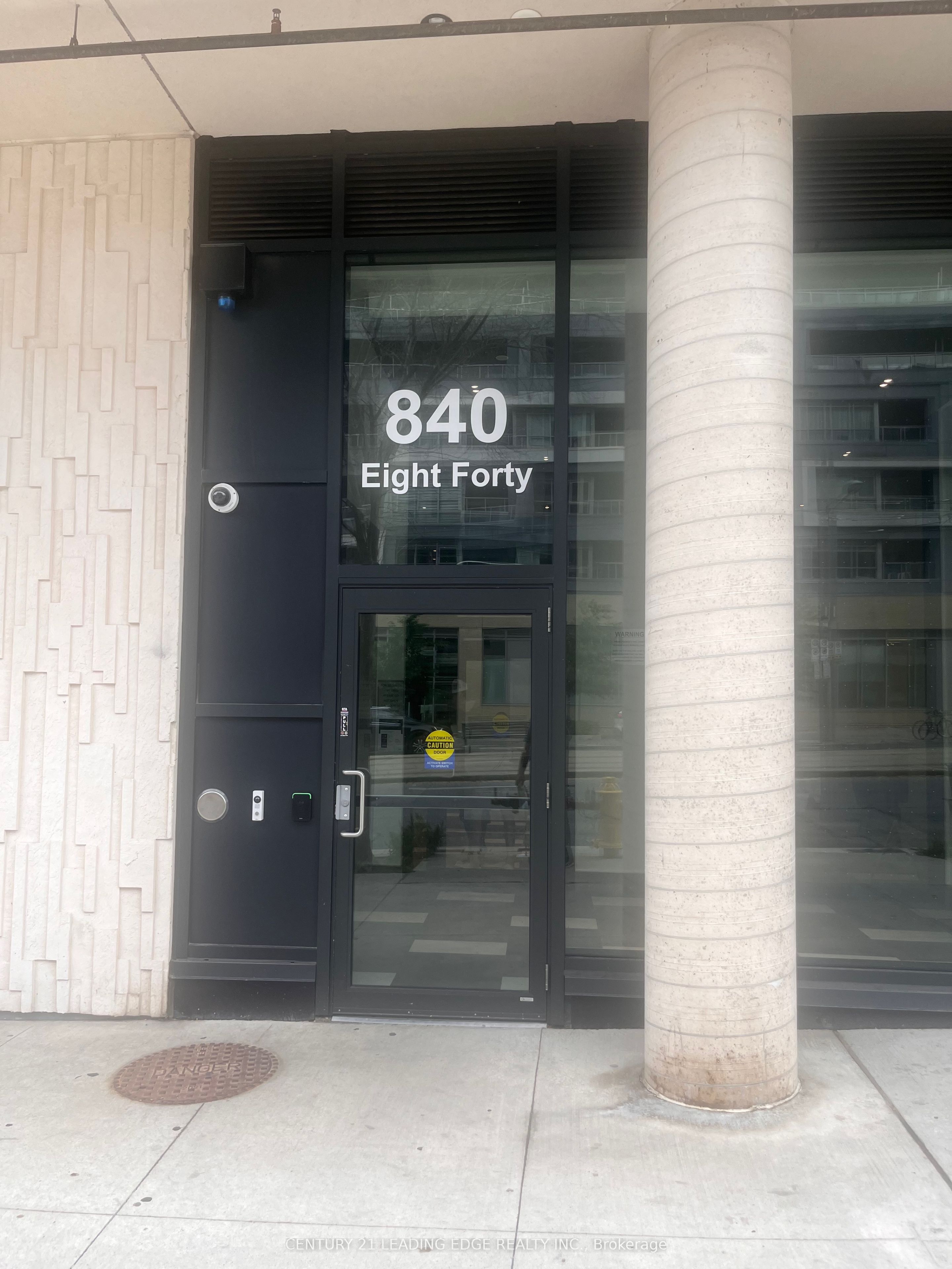 840 St Clair Avenue W 401, Toronto, ON M6C 0A4 photo 2