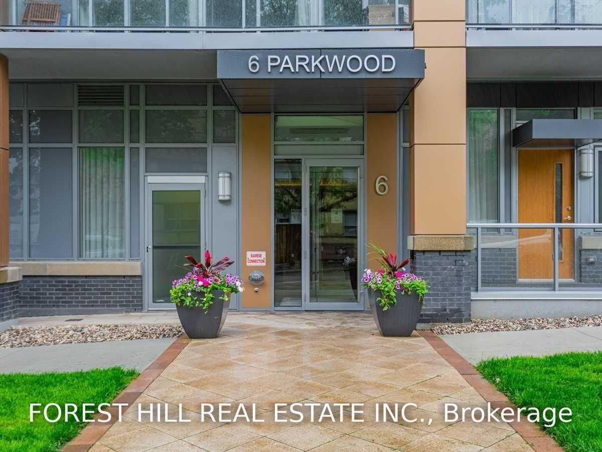 6 Parkwood Avenue Th102, Toronto, ON M4V 0A3 photo 2