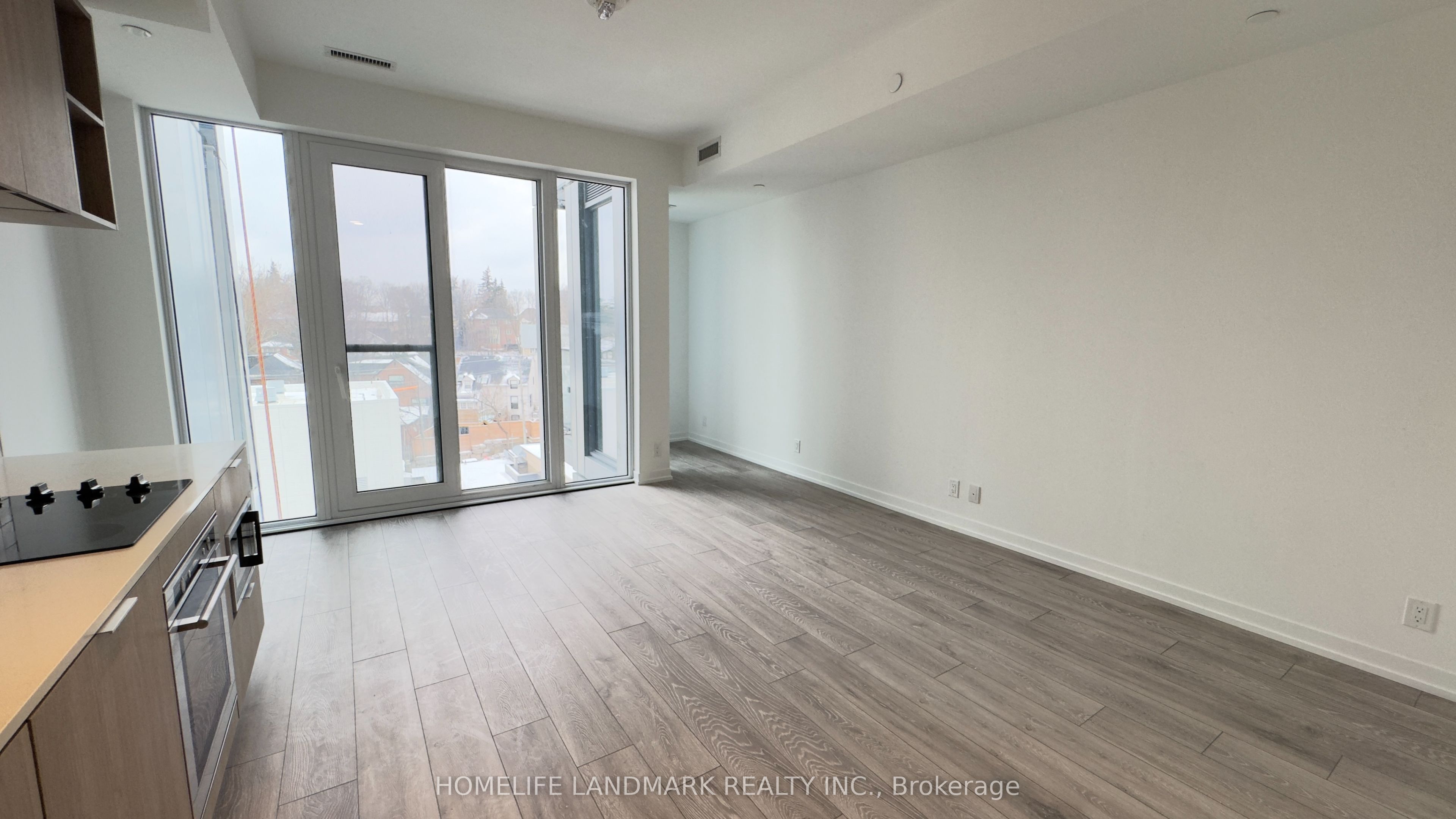 2020 Bathurst Street 720, Toronto, ON M5P 3L1 photo 2