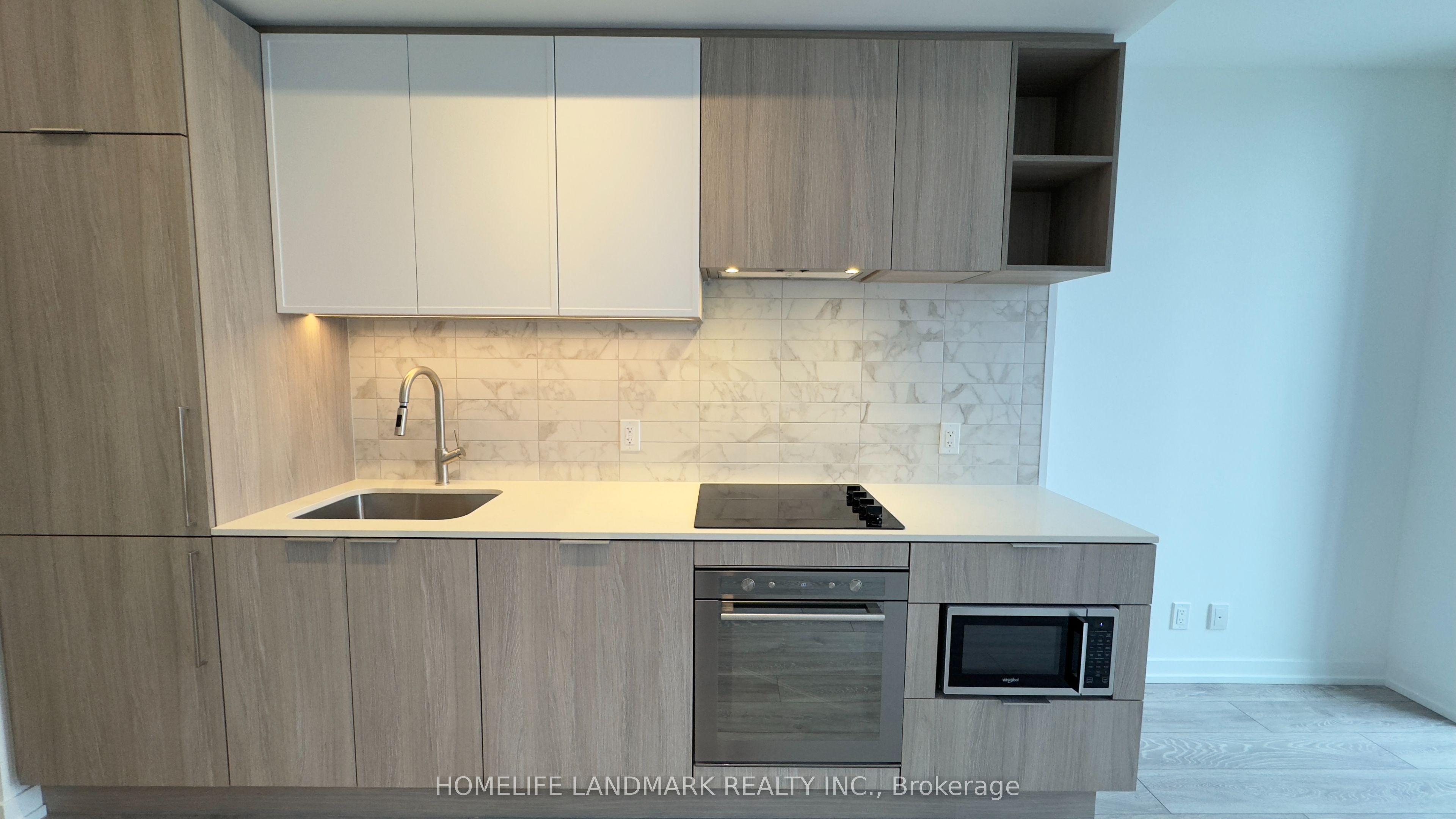 2020 Bathurst Street 720, Toronto, ON M5P 3L1 photo 4
