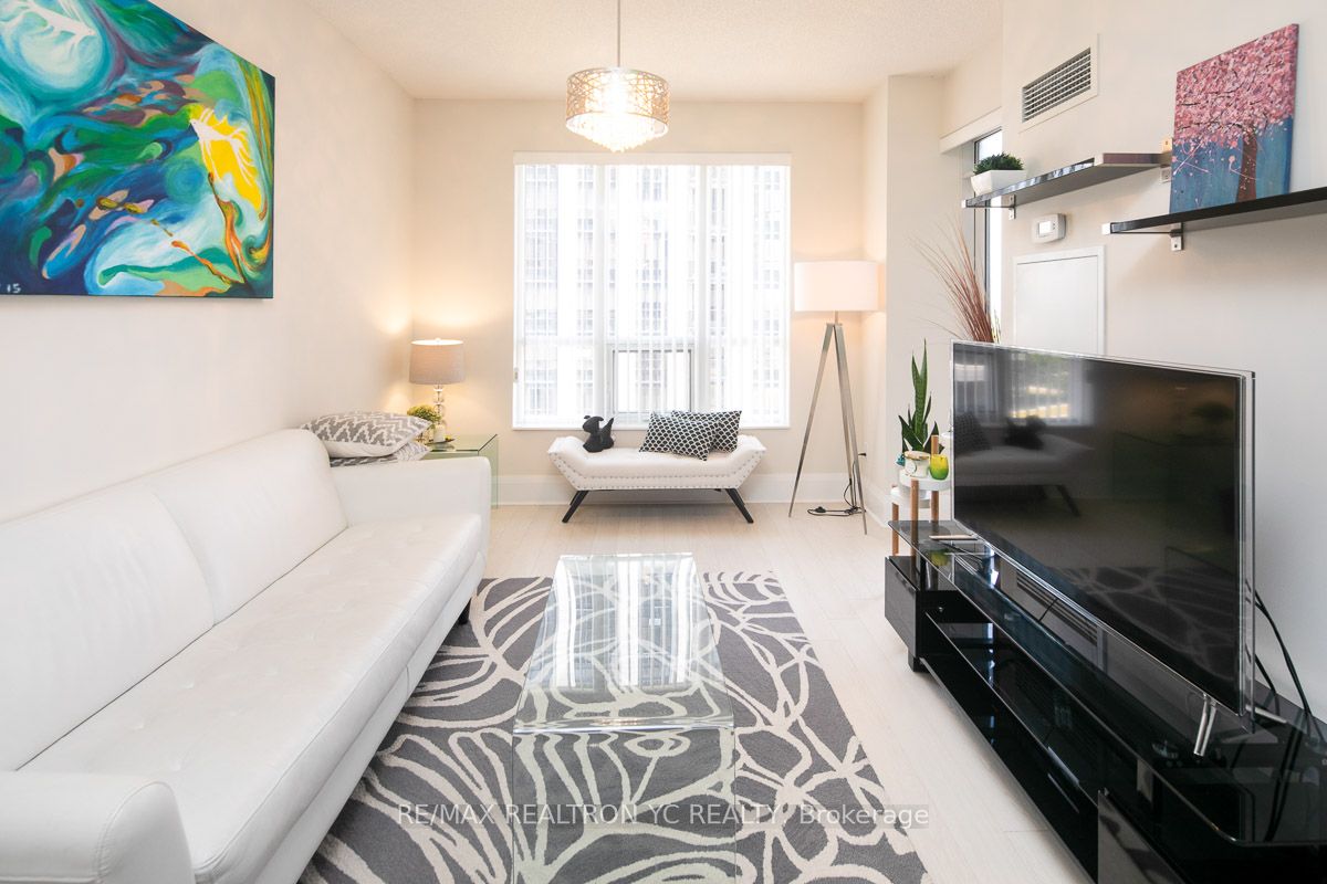 100 Harrison Garden Boulevard 908, Toronto, ON M2N 0C2 photo 4