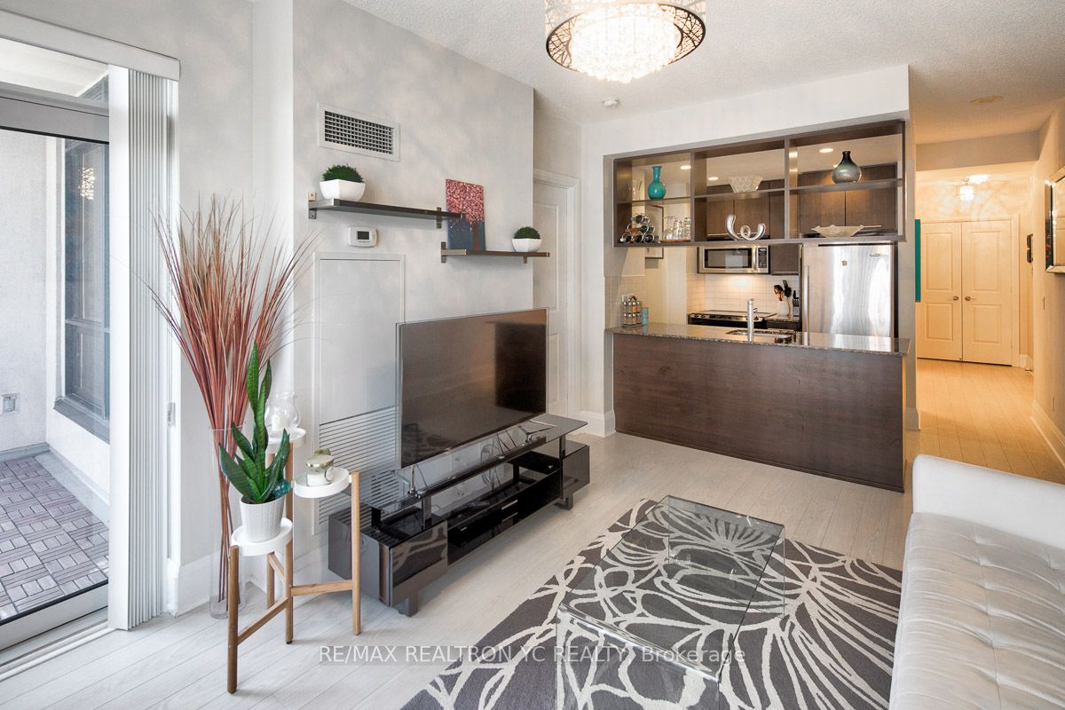 100 Harrison Garden Boulevard 908, Toronto, ON M2N 0C2 photo 5