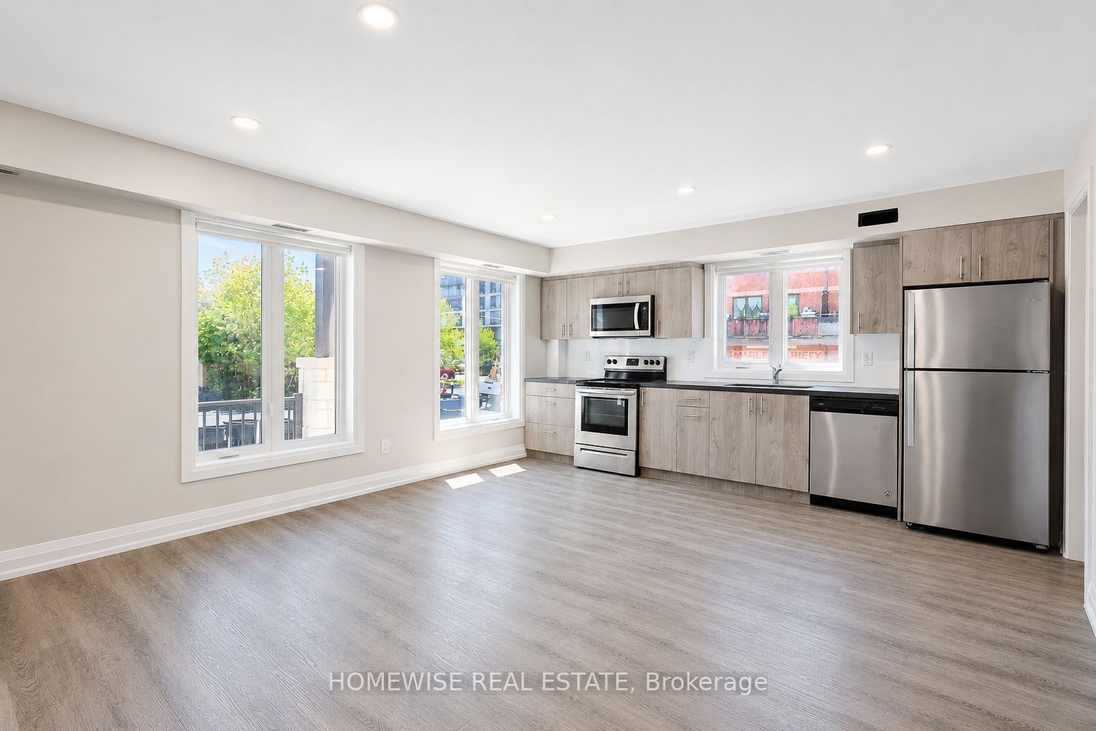 814 Glencairn Avenue 102, Toronto, ON M6B 2A3