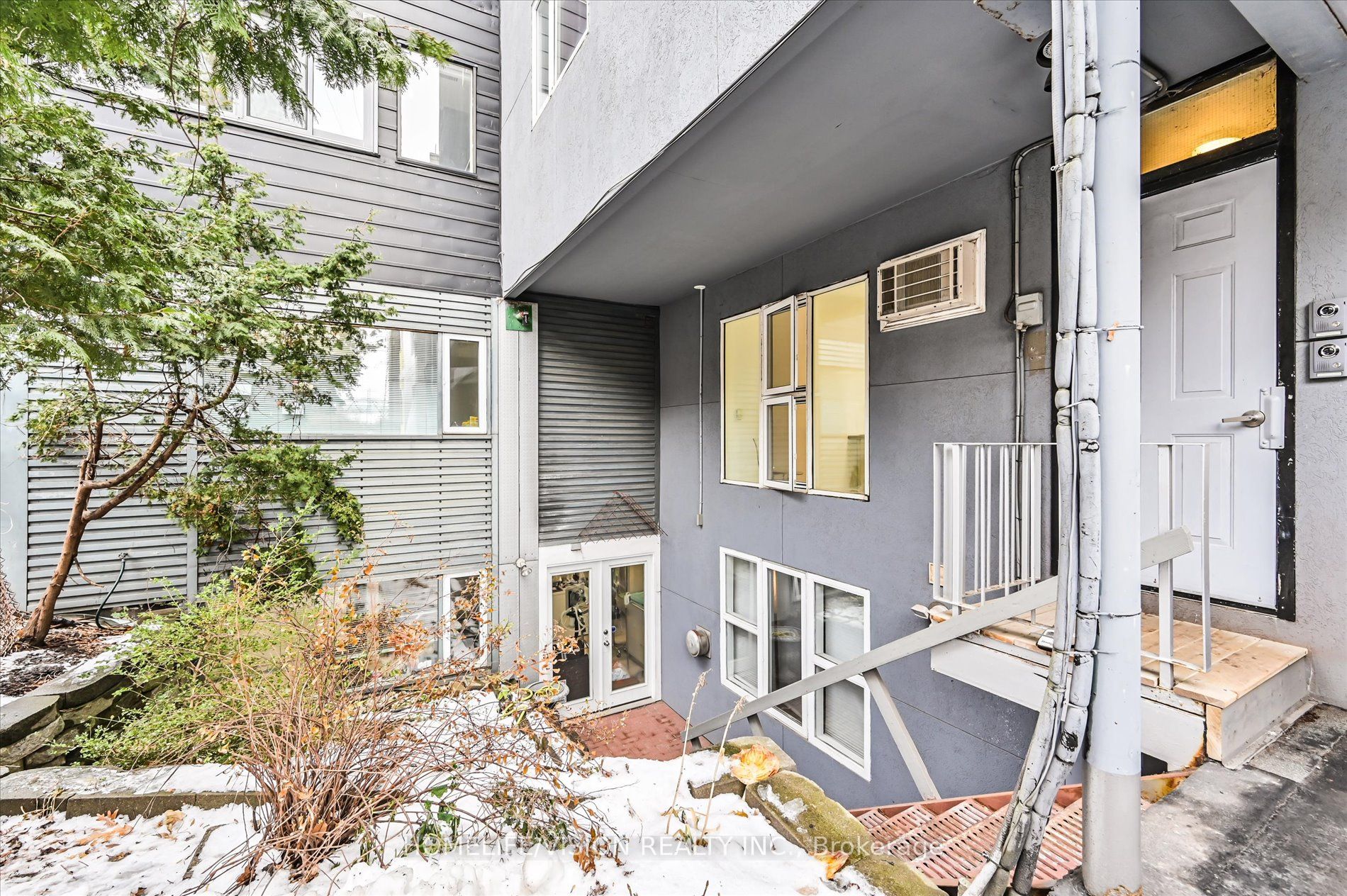 400 Summerhill Avenue 3rd Flr, Toronto, ON M4W 2E4 photo 3