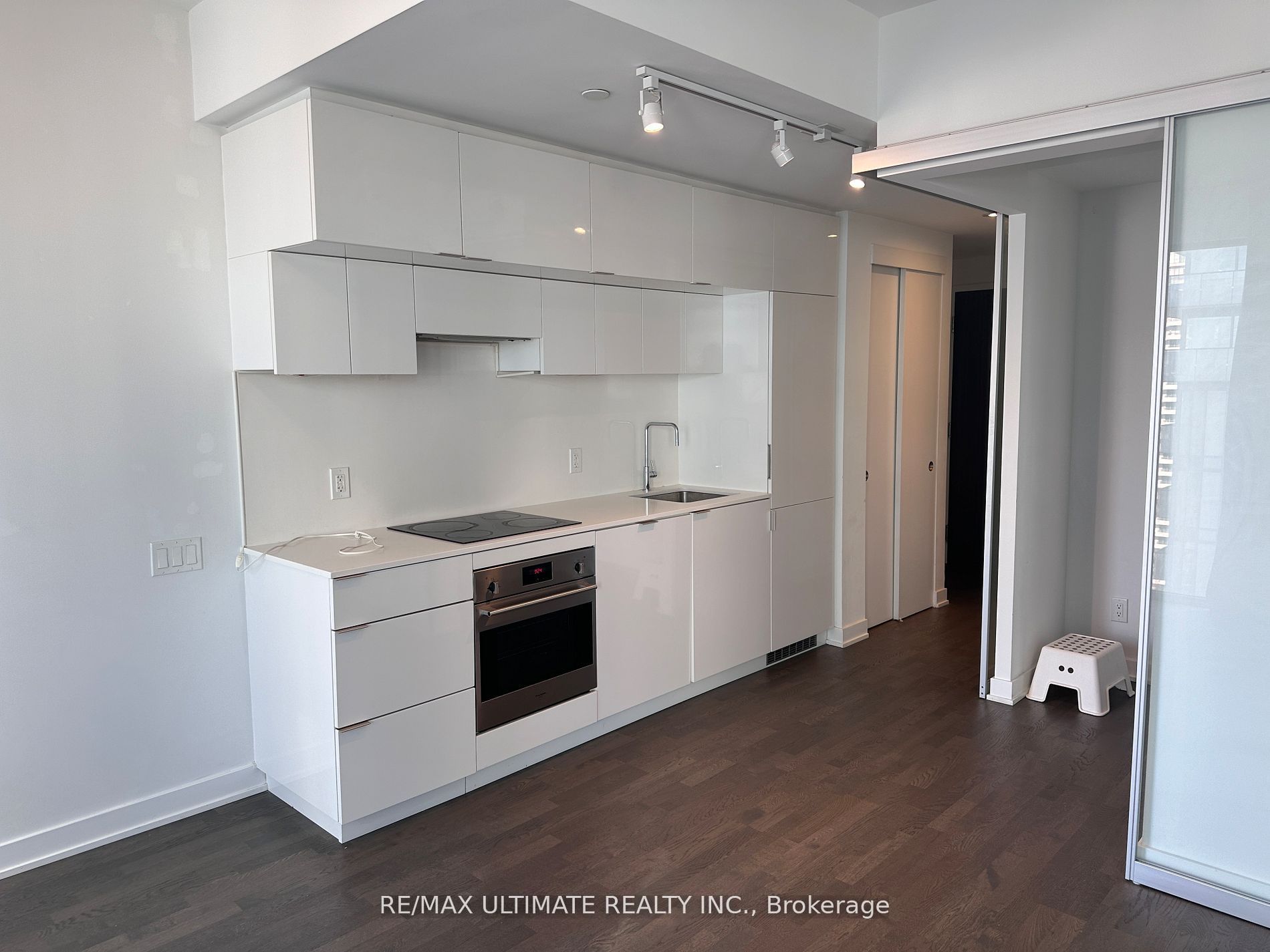 185 Roehampton Avenue 1902, Toronto, ON M4P 1R4 photo 3
