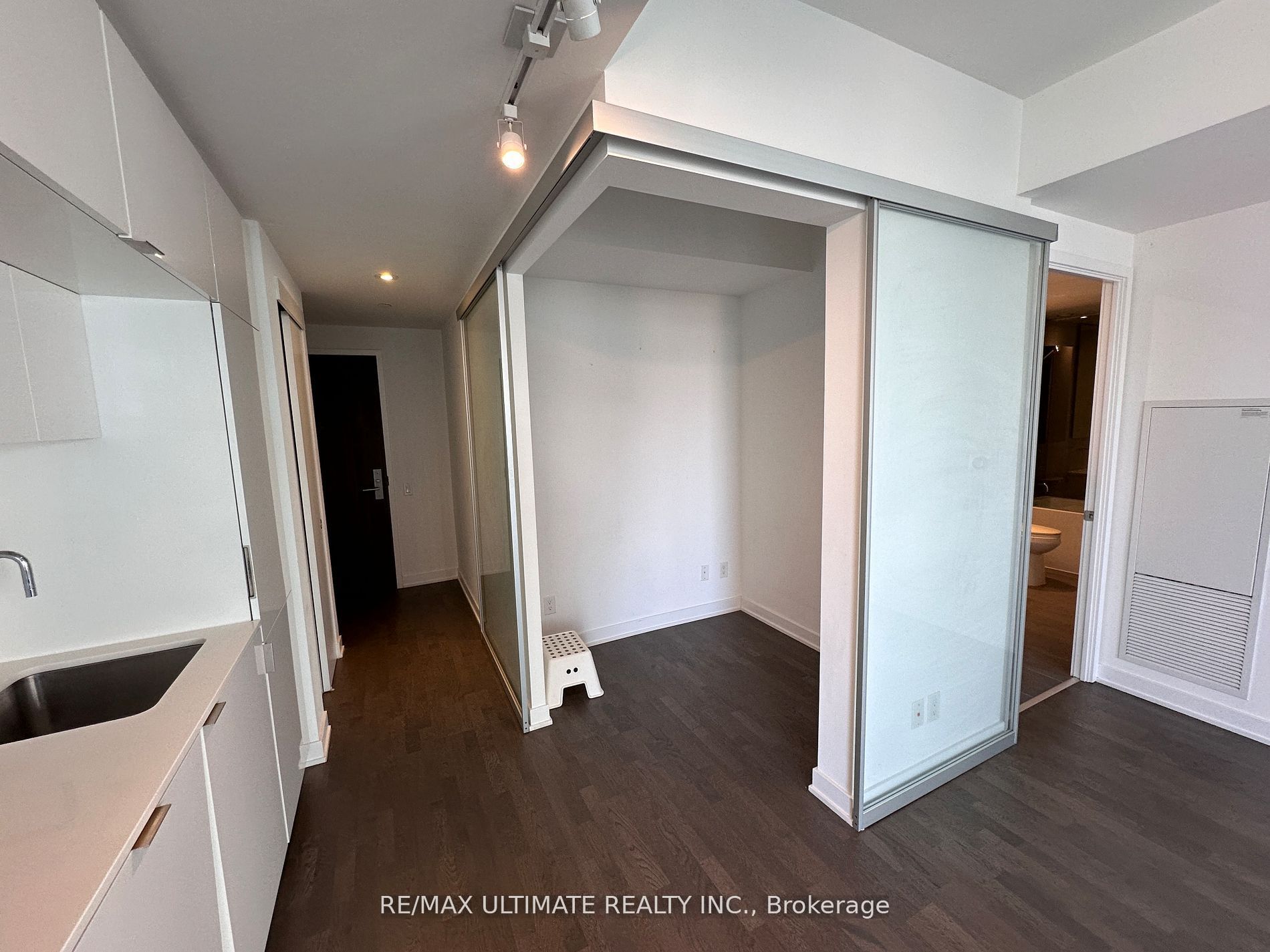 185 Roehampton Avenue 1902, Toronto, ON M4P 1R4 photo 4