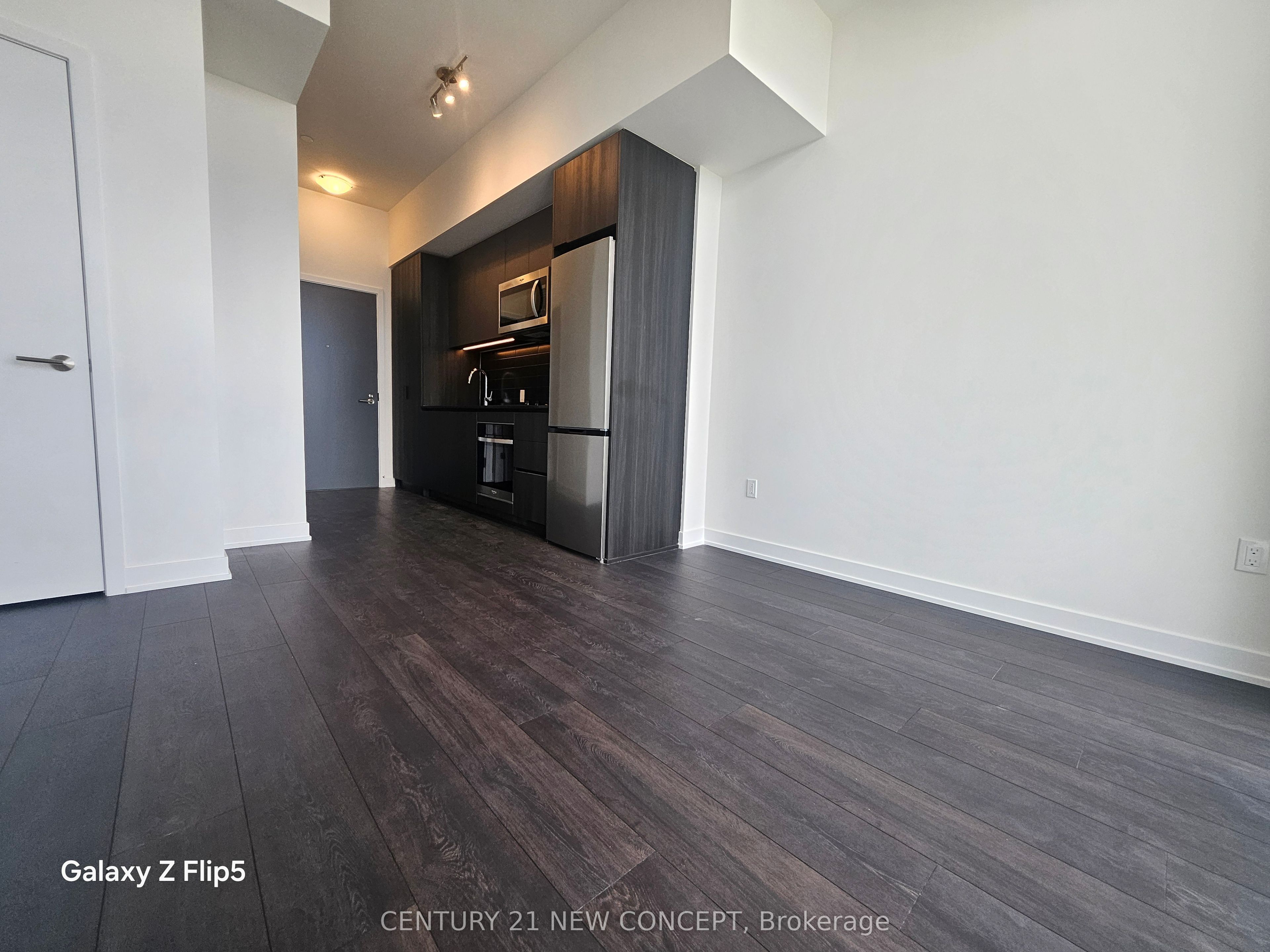 5858 Yonge Street 201, Toronto, ON M2M 0C6 photo 3