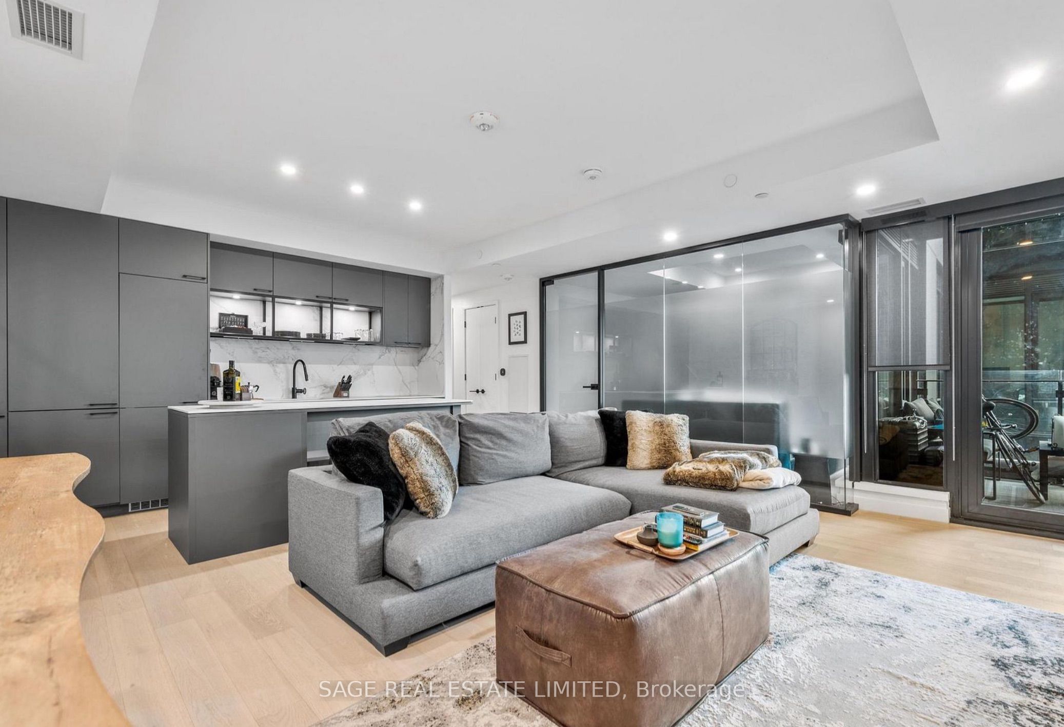 505 Richmond Street W 730, Toronto, ON M5V 0P4 photo 5