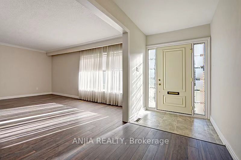 80 Alamosa Drive Upper, Toronto, ON M2J 2N9 photo 3
