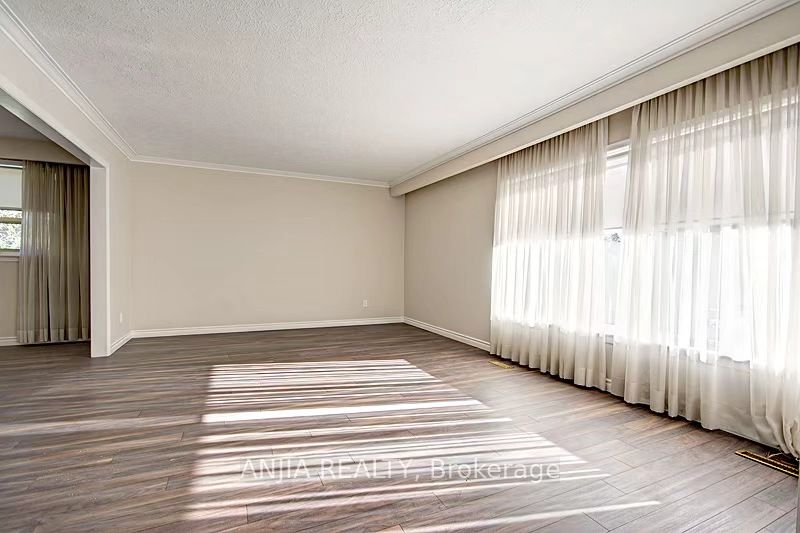 80 Alamosa Drive Upper, Toronto, ON M2J 2N9 photo 4