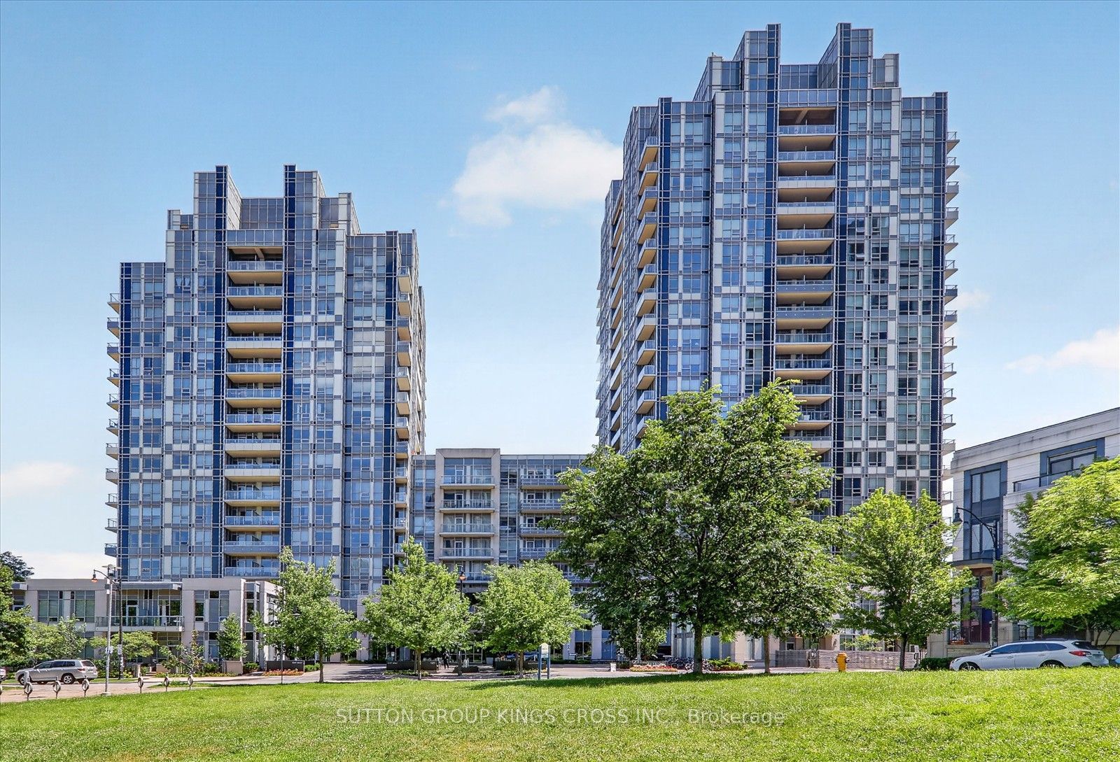 120 Harrison Garden Boulevard 317, Toronto, ON M2N 0H1 photo 2