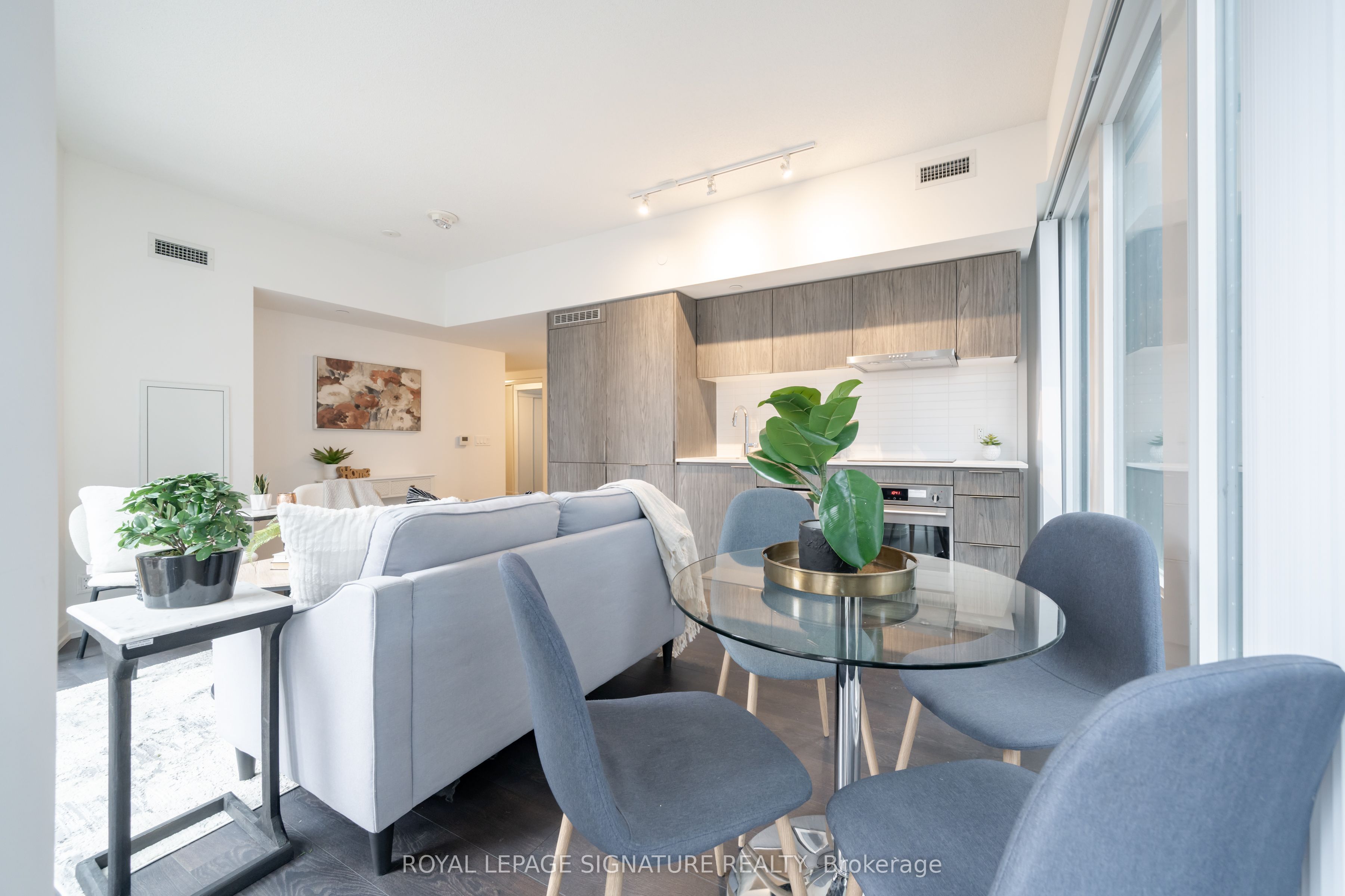 60 Shuter Street 203, Toronto, ON M5B 1A8 photo 5